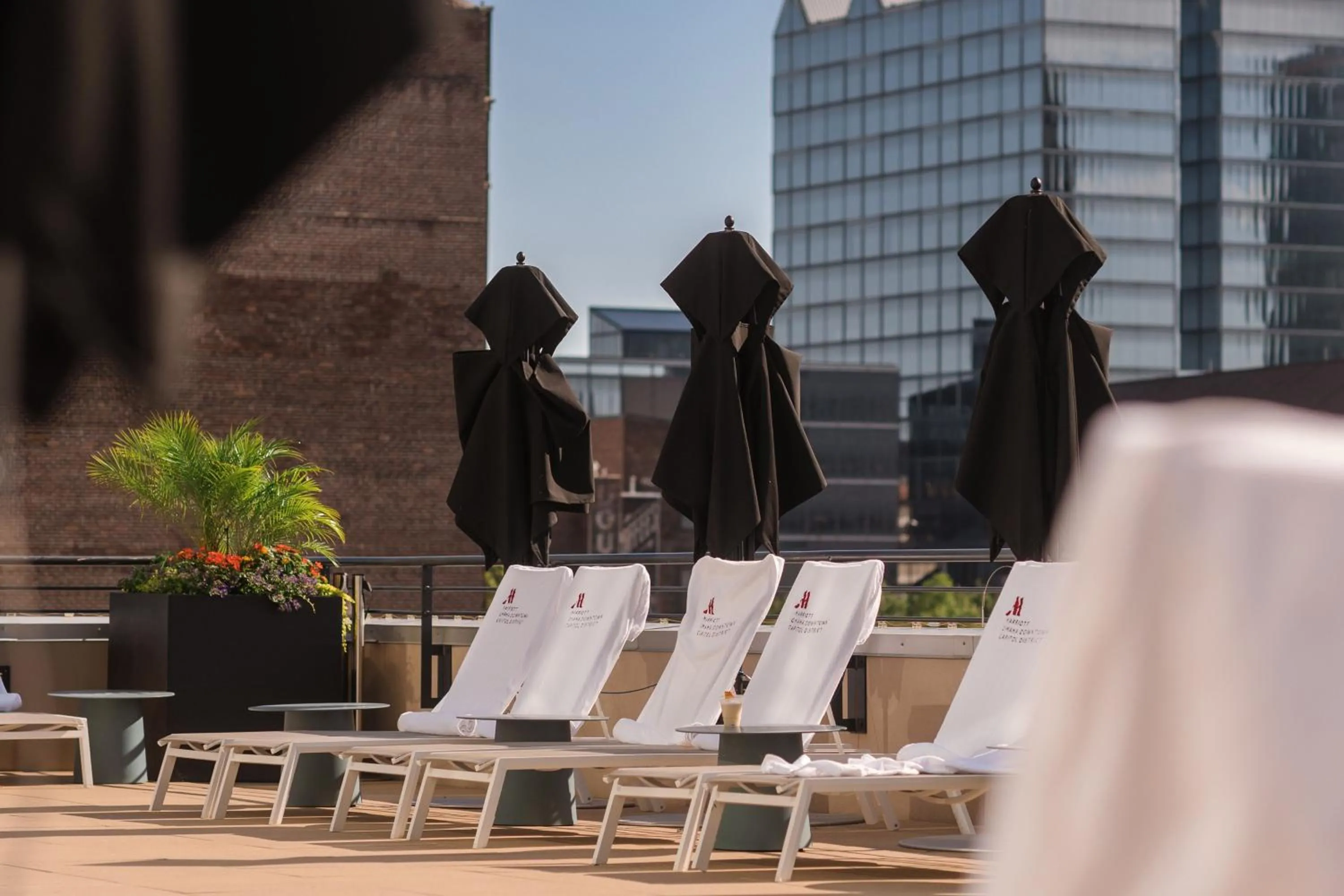 Swimming pool in Omaha Marriott Downtown at the Capitol District