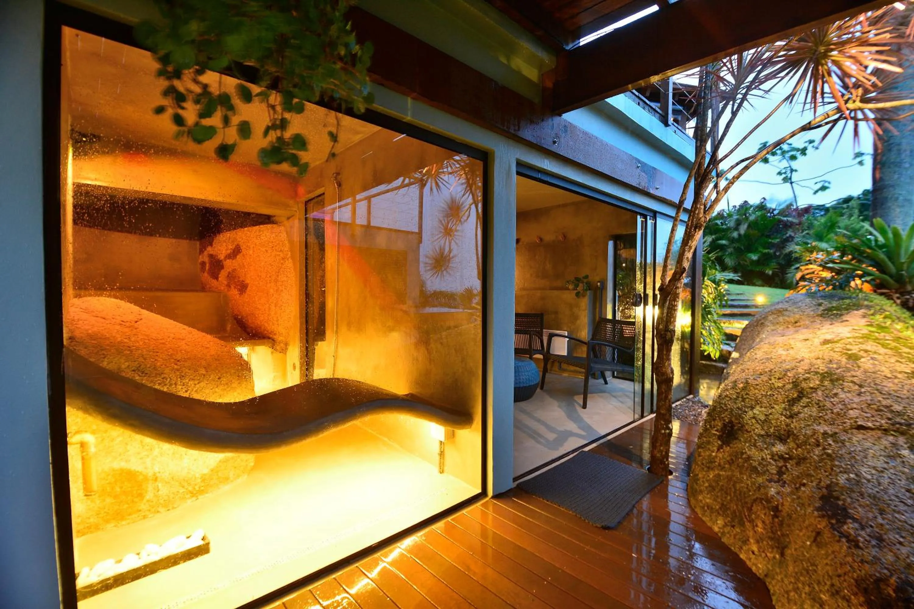 Steam room in Villa Gardena Suites