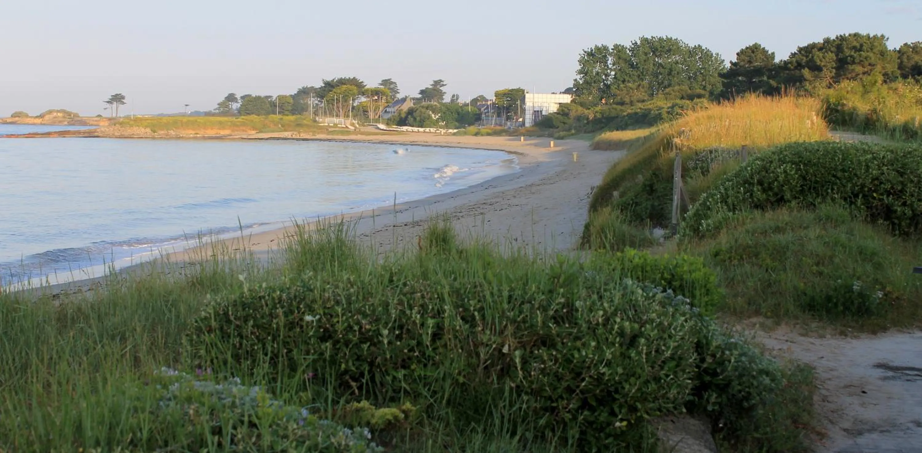 Property building in Logis Hôtel & Restaurant LES MOUETTES - Larmor Plage, Proche de LORIENT