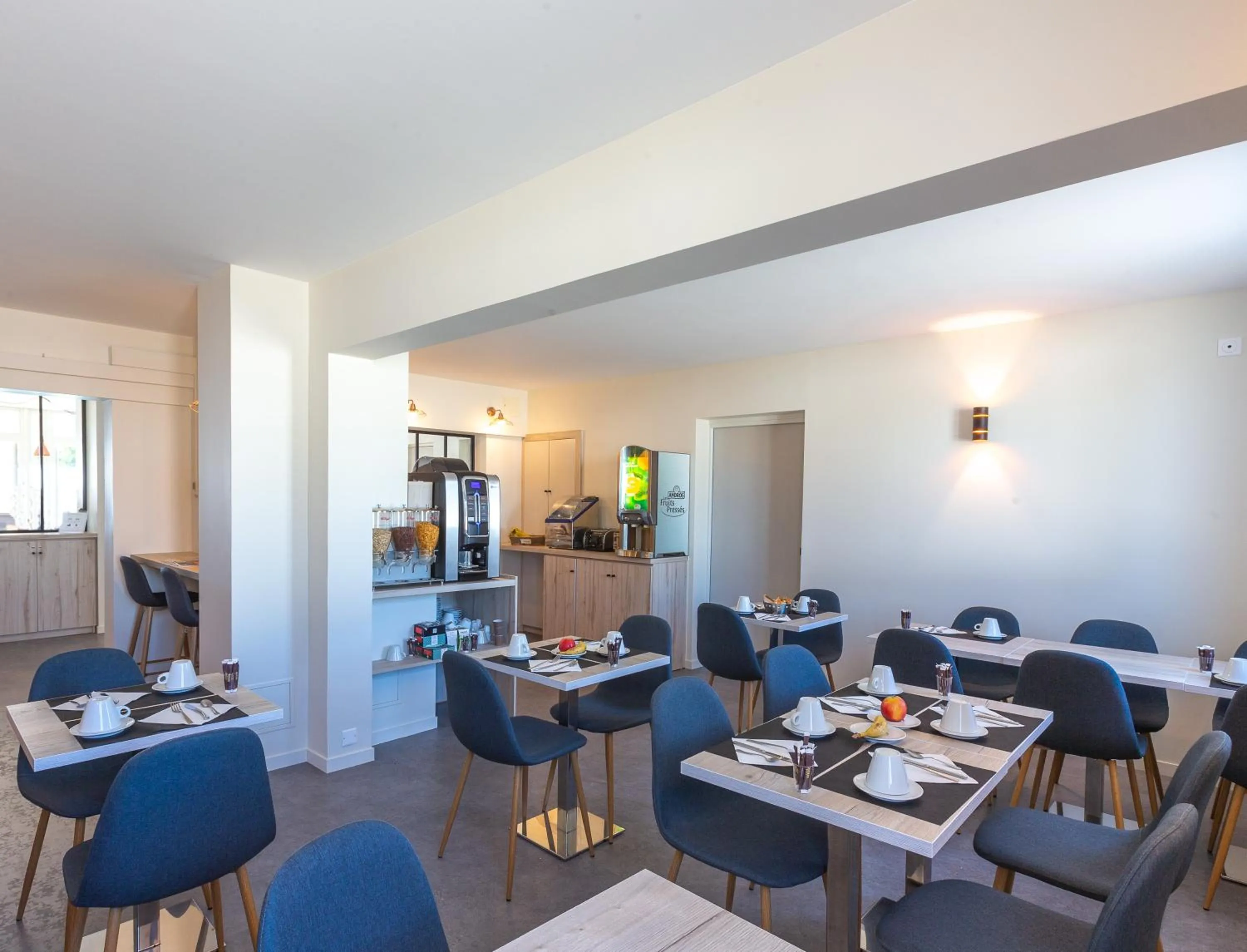 Hôtel Restaurant Le Grand Large - Face à la plage - Ile de Ré