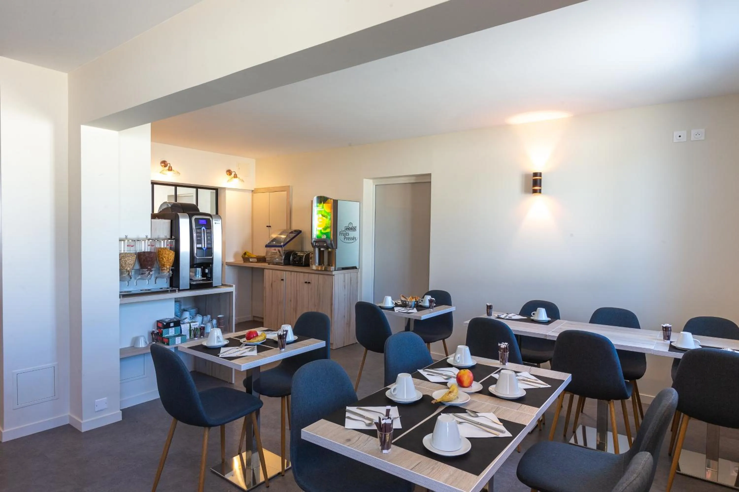 Hôtel Restaurant Le Grand Large - Face à la plage - Ile de Ré