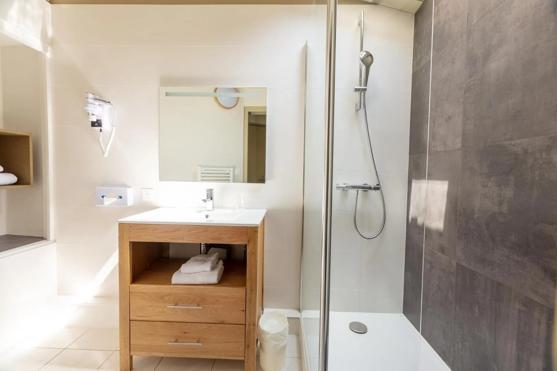 Hôtel Restaurant Le Grand Large - Face à la plage - Ile de Ré