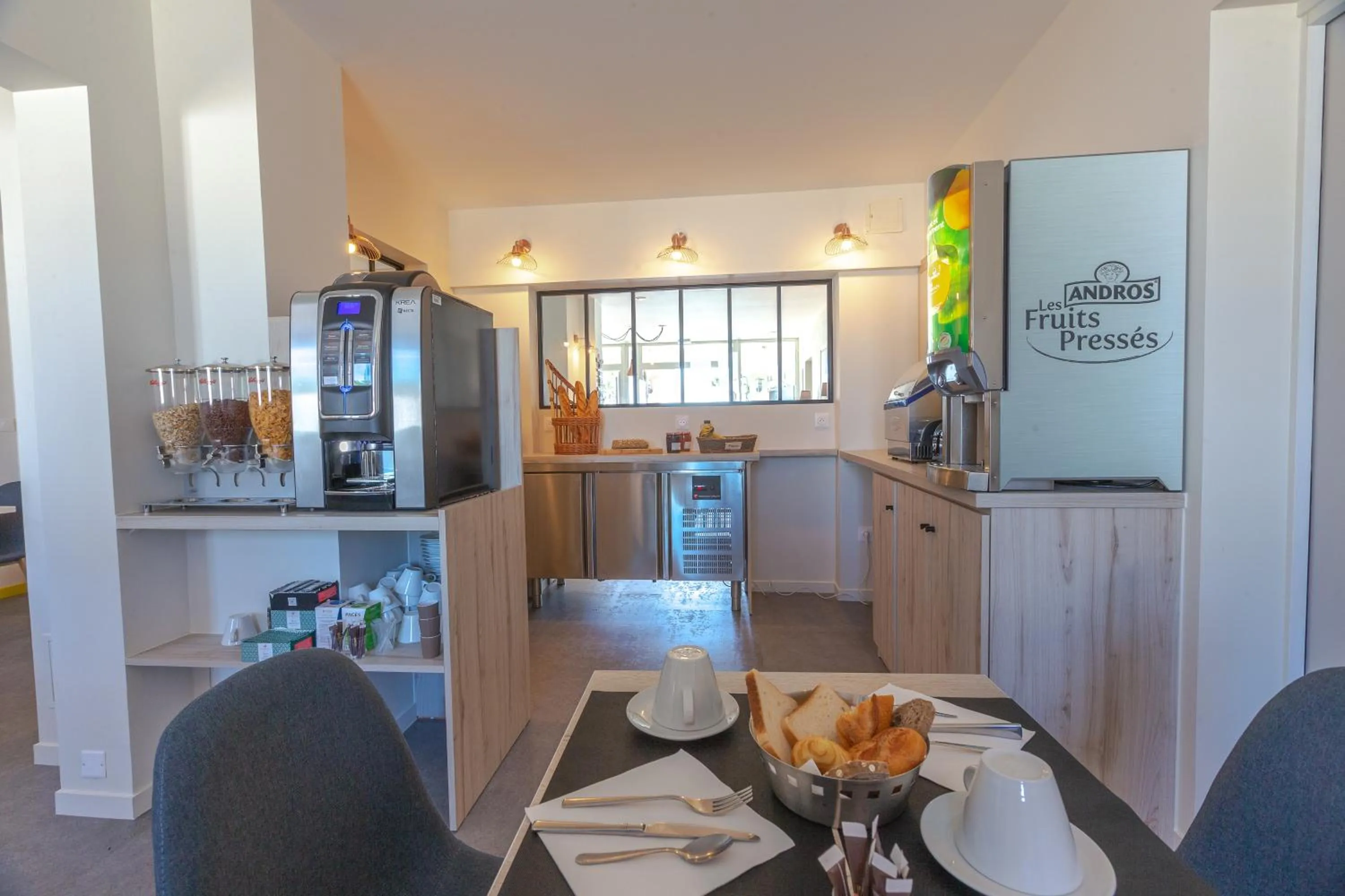 Hôtel Restaurant Le Grand Large - Face à la plage - Ile de Ré