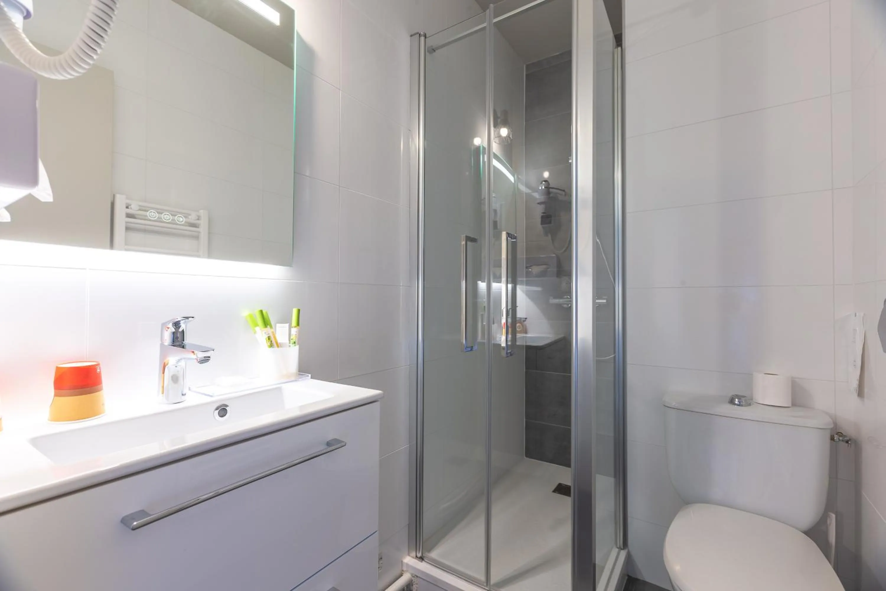 Hôtel Restaurant Le Grand Large - Face à la plage - Ile de Ré