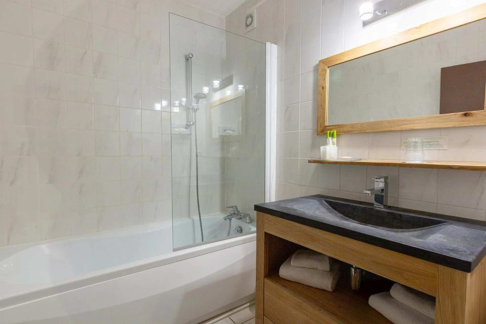 Hôtel Restaurant Le Grand Large - Face à la plage - Ile de Ré