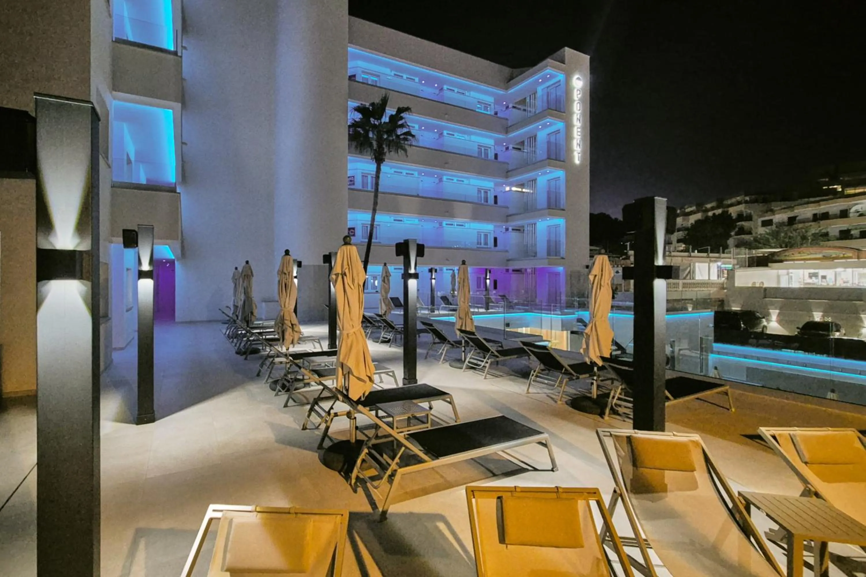 Property building in Apartamentos Ponent