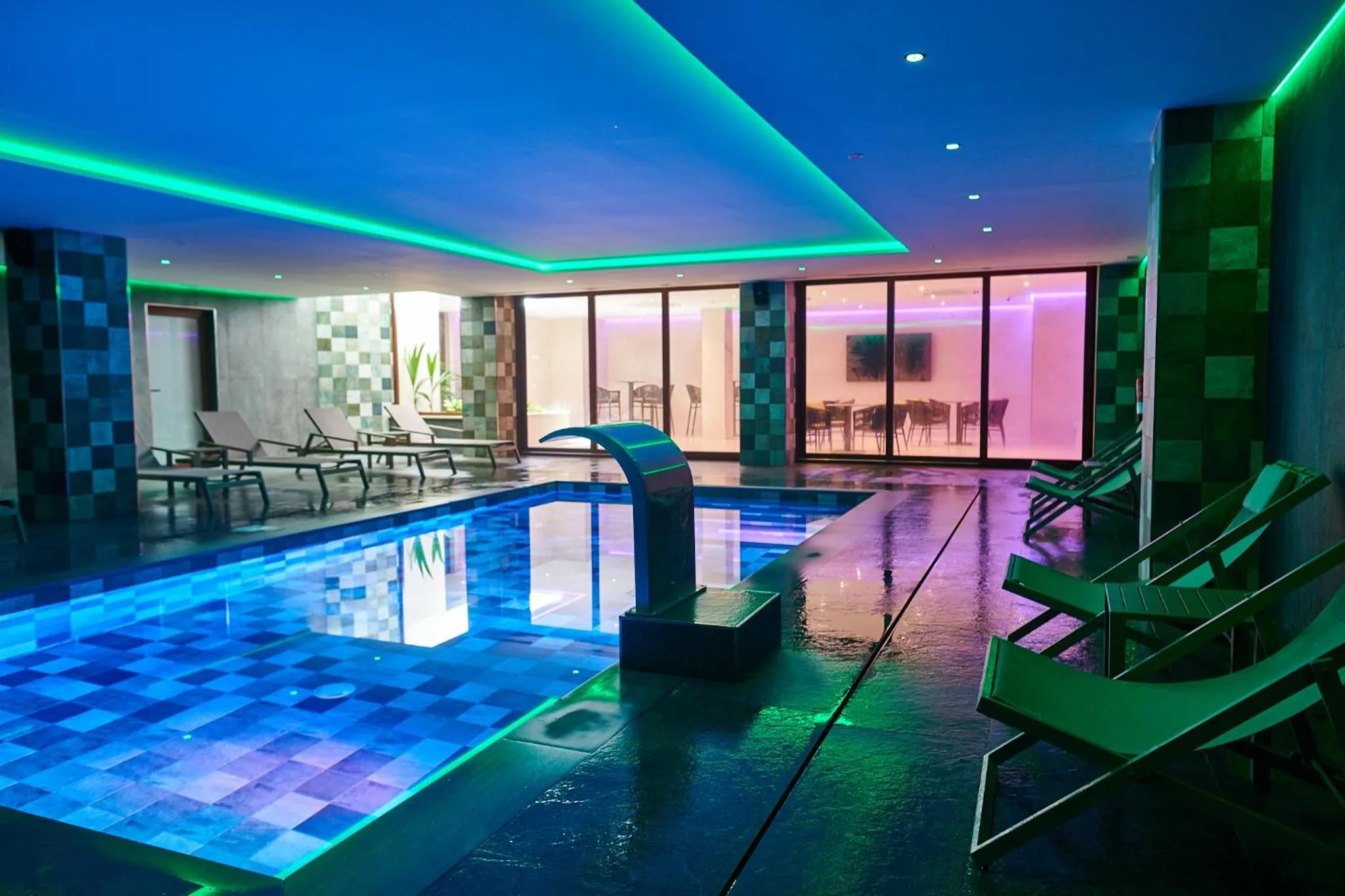 Swimming pool in Apartamentos Ponent