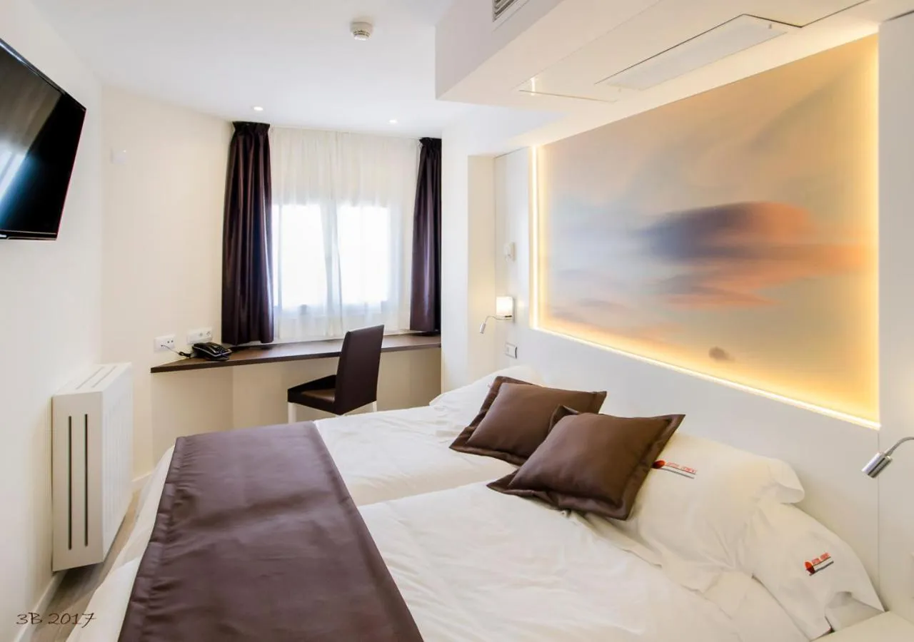 Bedroom, Bed in Apartamentos Ponent