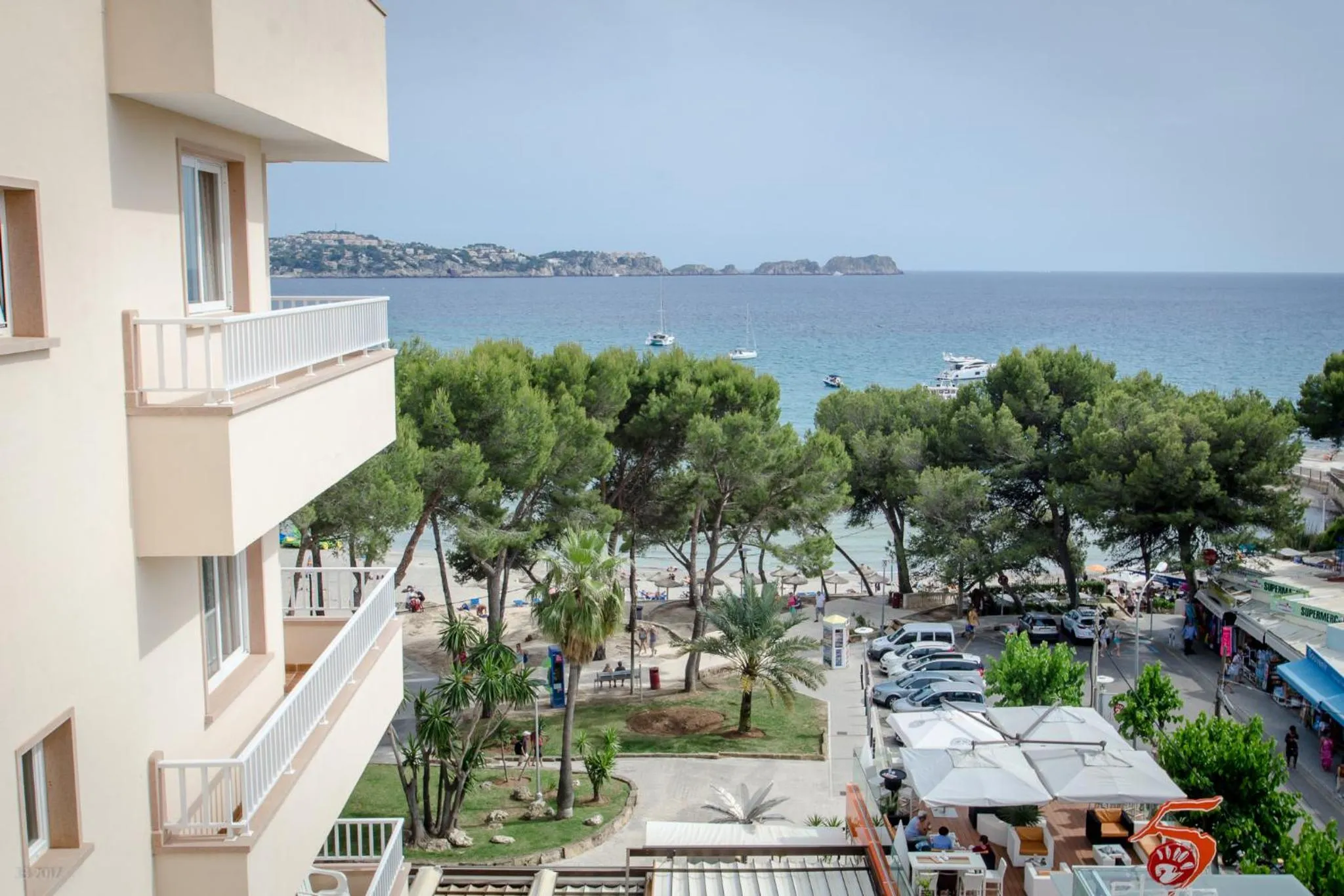 Sea view in Apartamentos Ponent