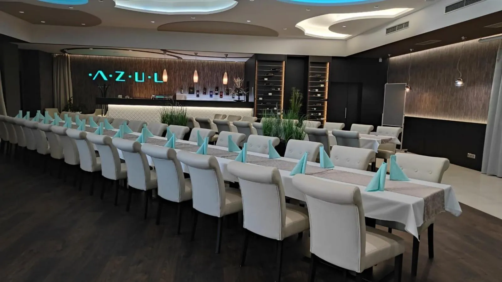 Restaurant/places to eat in AZUL Hotel & Restaurant Partizánske