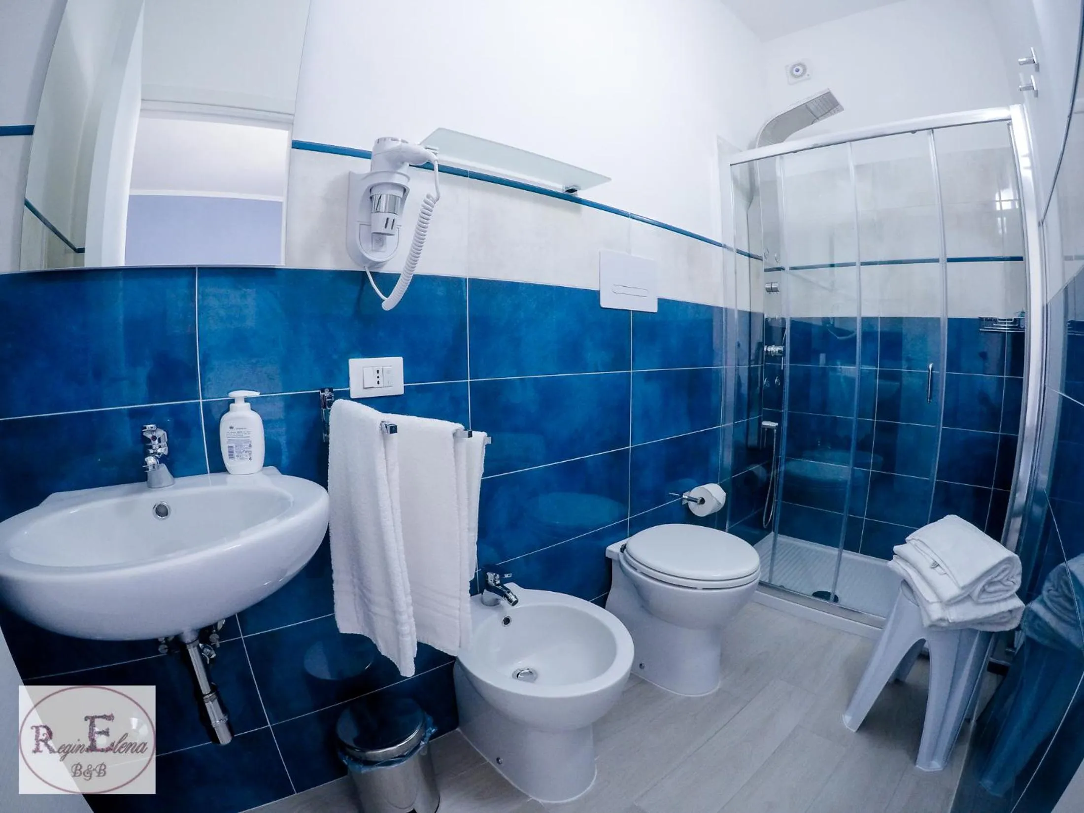 Shower in ReginElena B&B