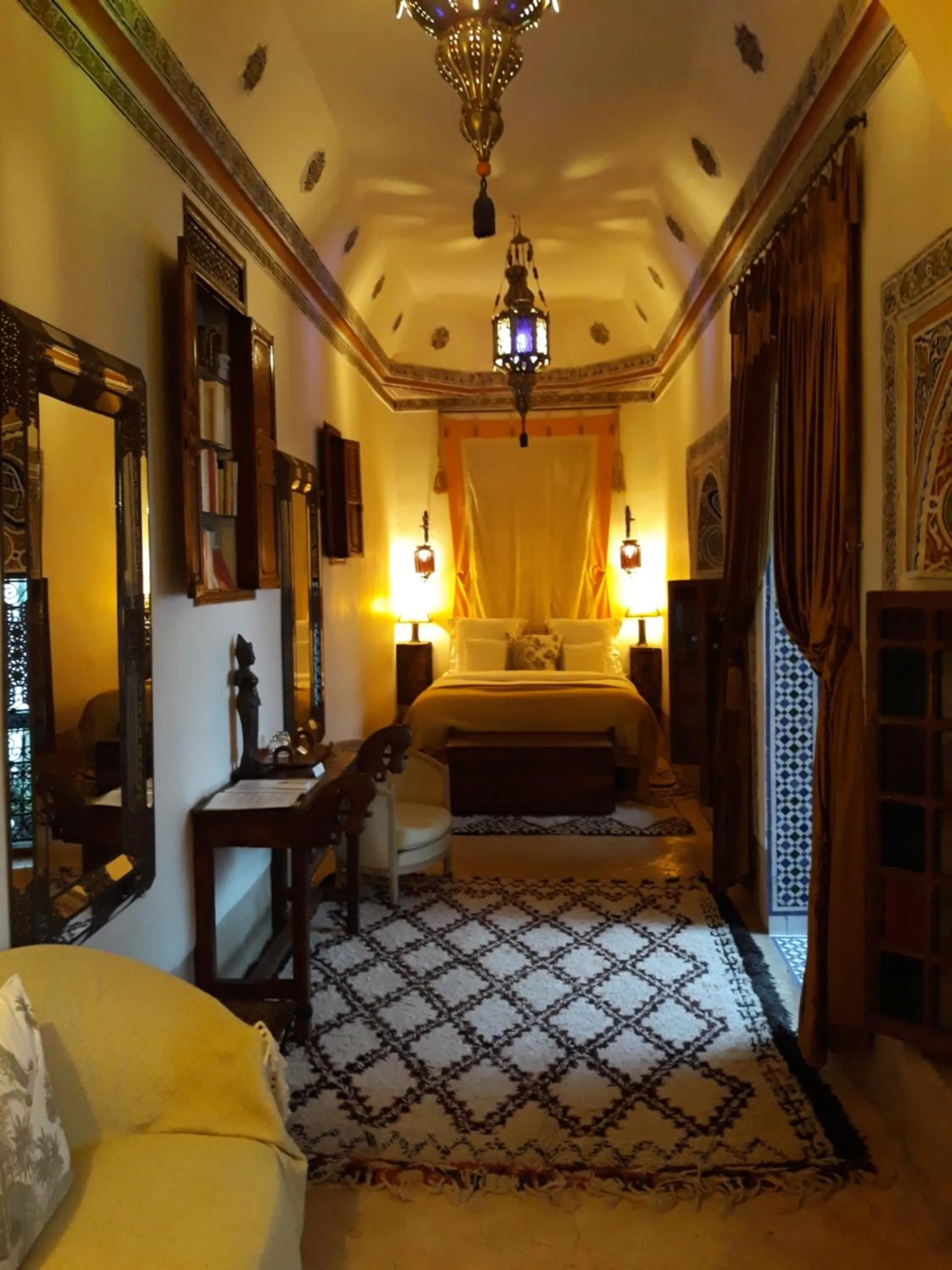 Photo of the whole room, Bed in Riad Dar Oulhoum