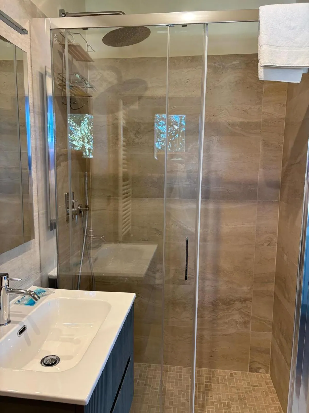 Shower in Il Poggio di Teo