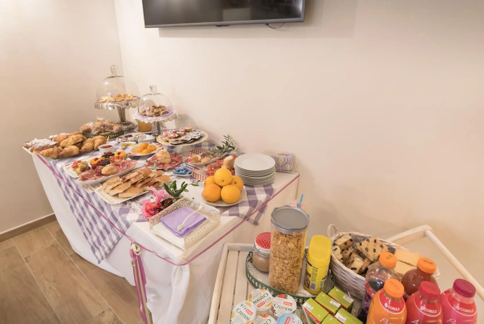 Continental breakfast in Il Giardino degli Angeli