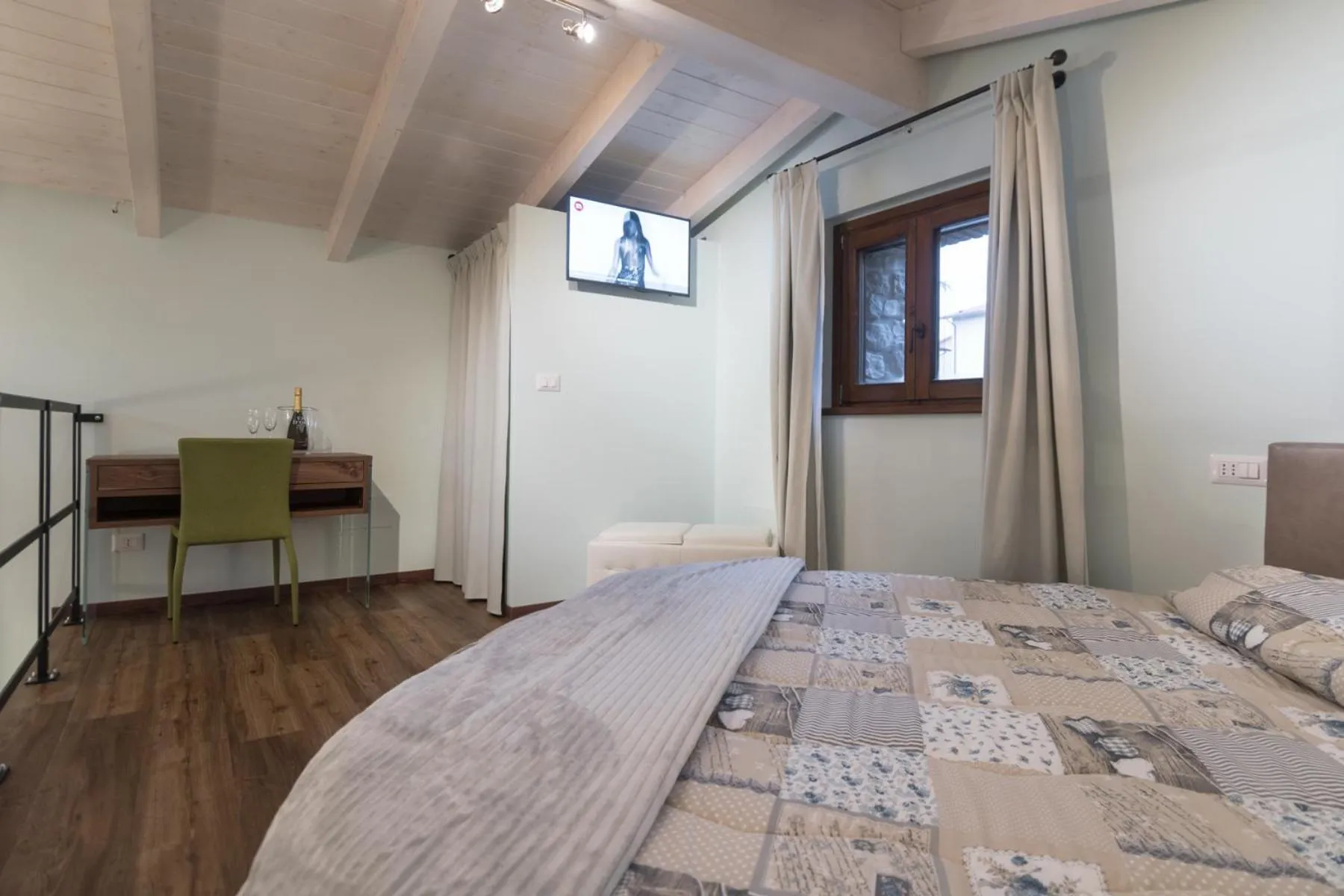 TV and multimedia, Bed in Il Giardino degli Angeli