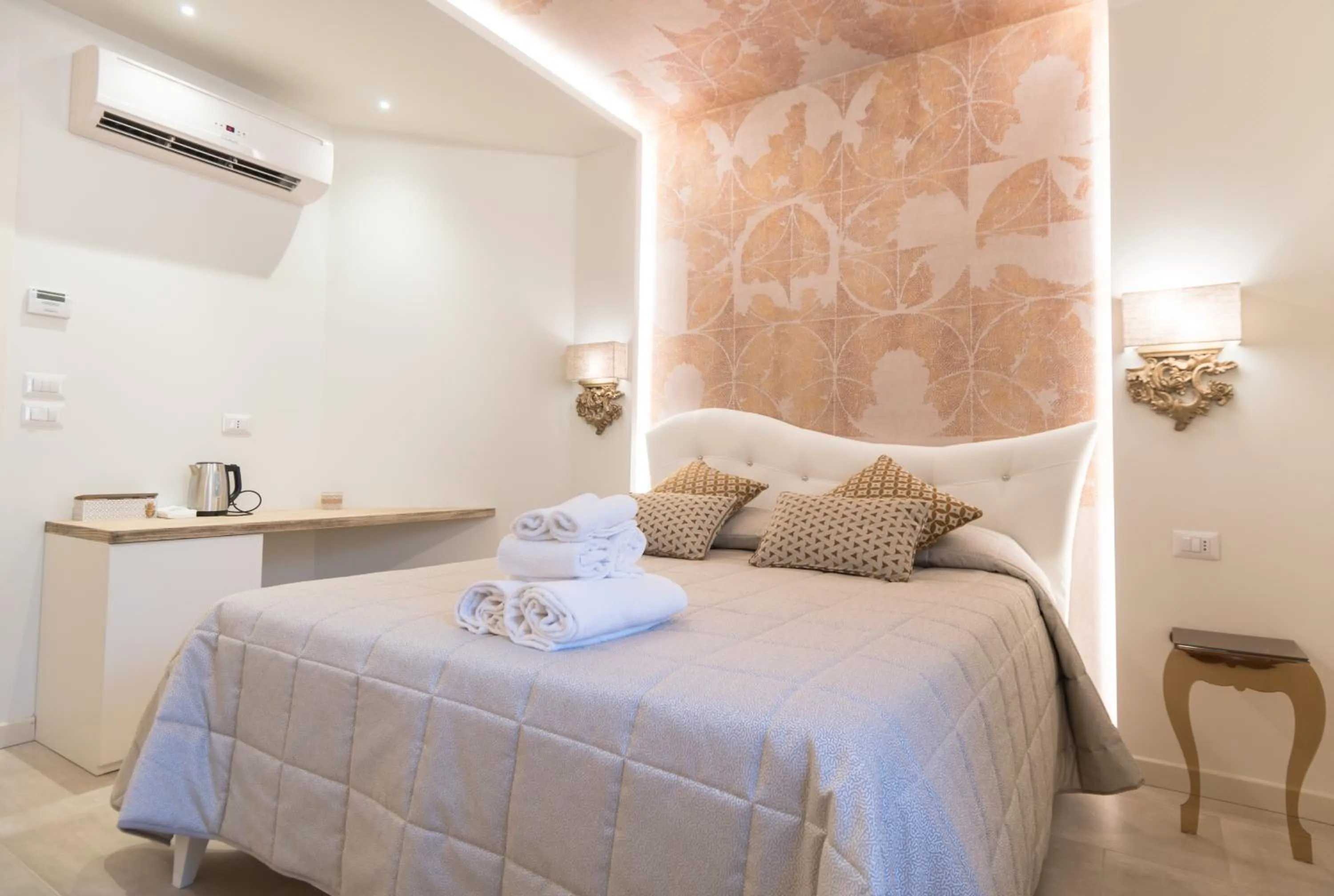 Photo of the whole room, Bed in Il Giardino degli Angeli