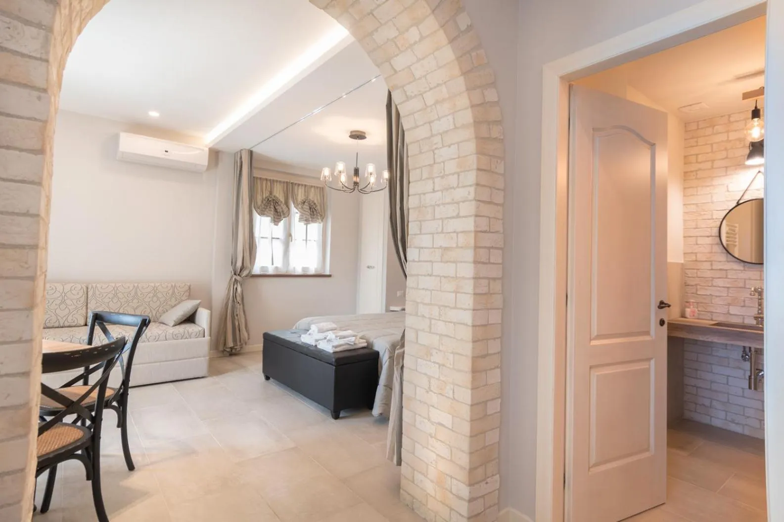 Bathroom, Bed in Il Giardino degli Angeli