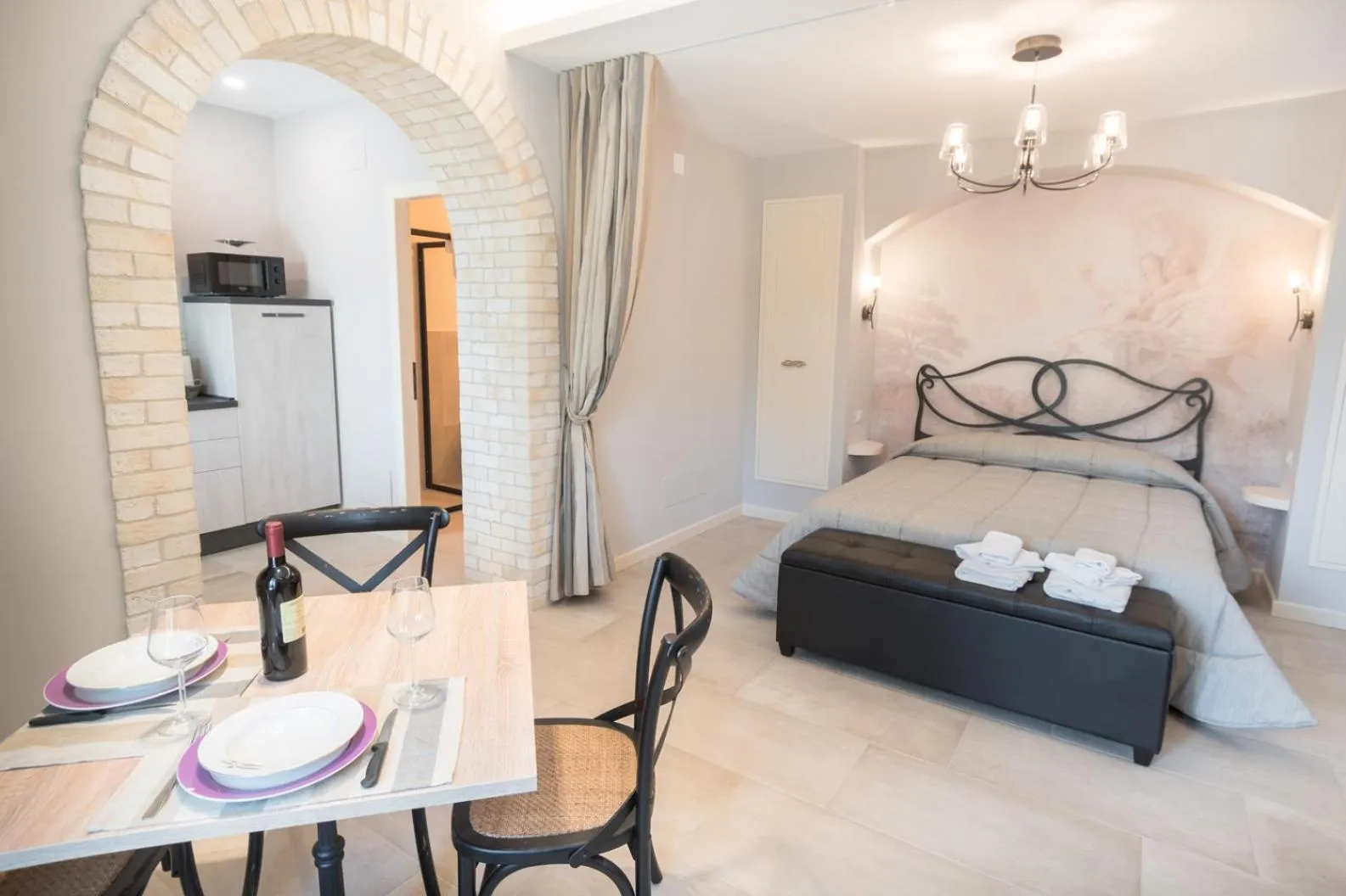 Dining area, Bed in Il Giardino degli Angeli