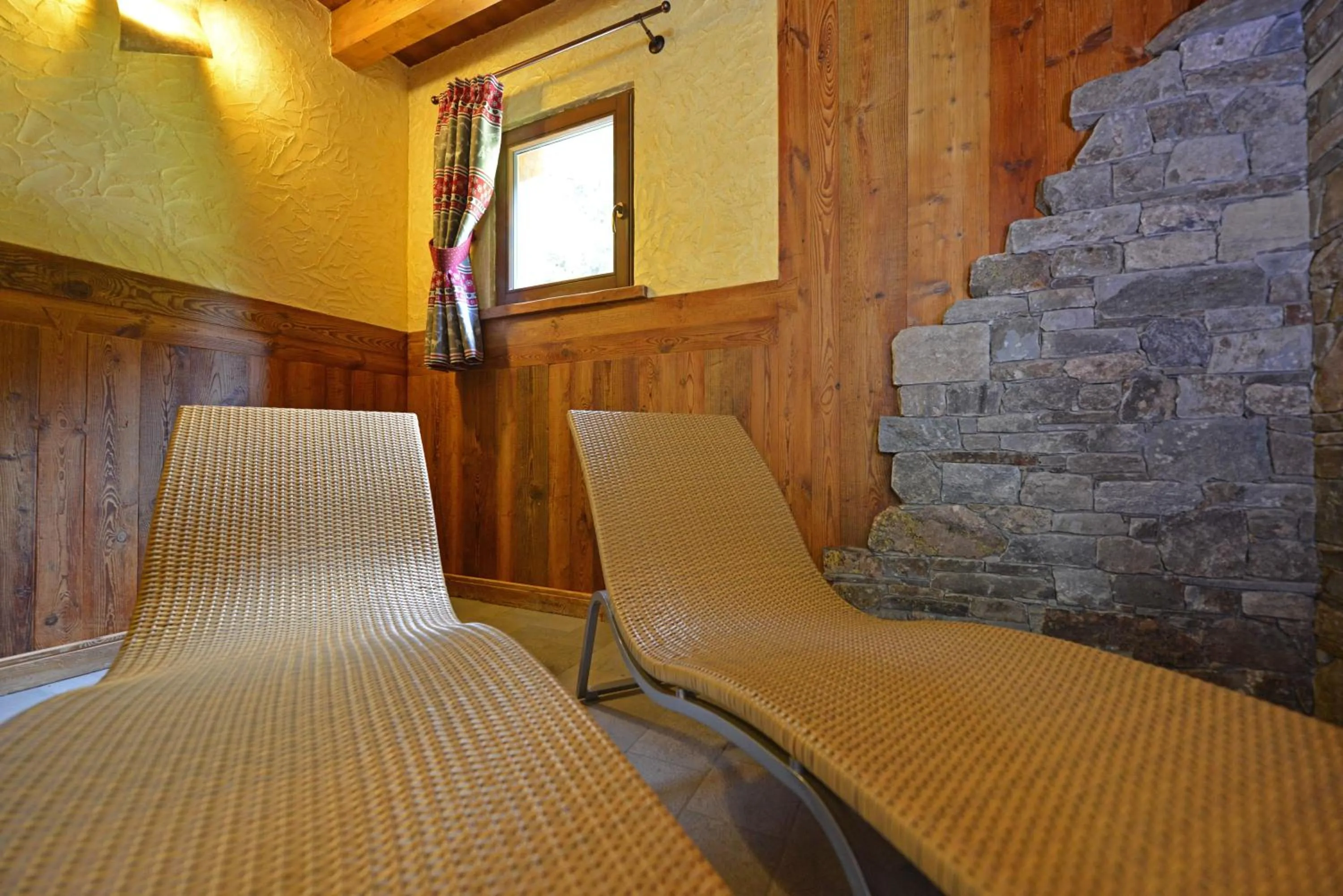Spa and wellness centre/facilities in Hotel Le Petit Abri