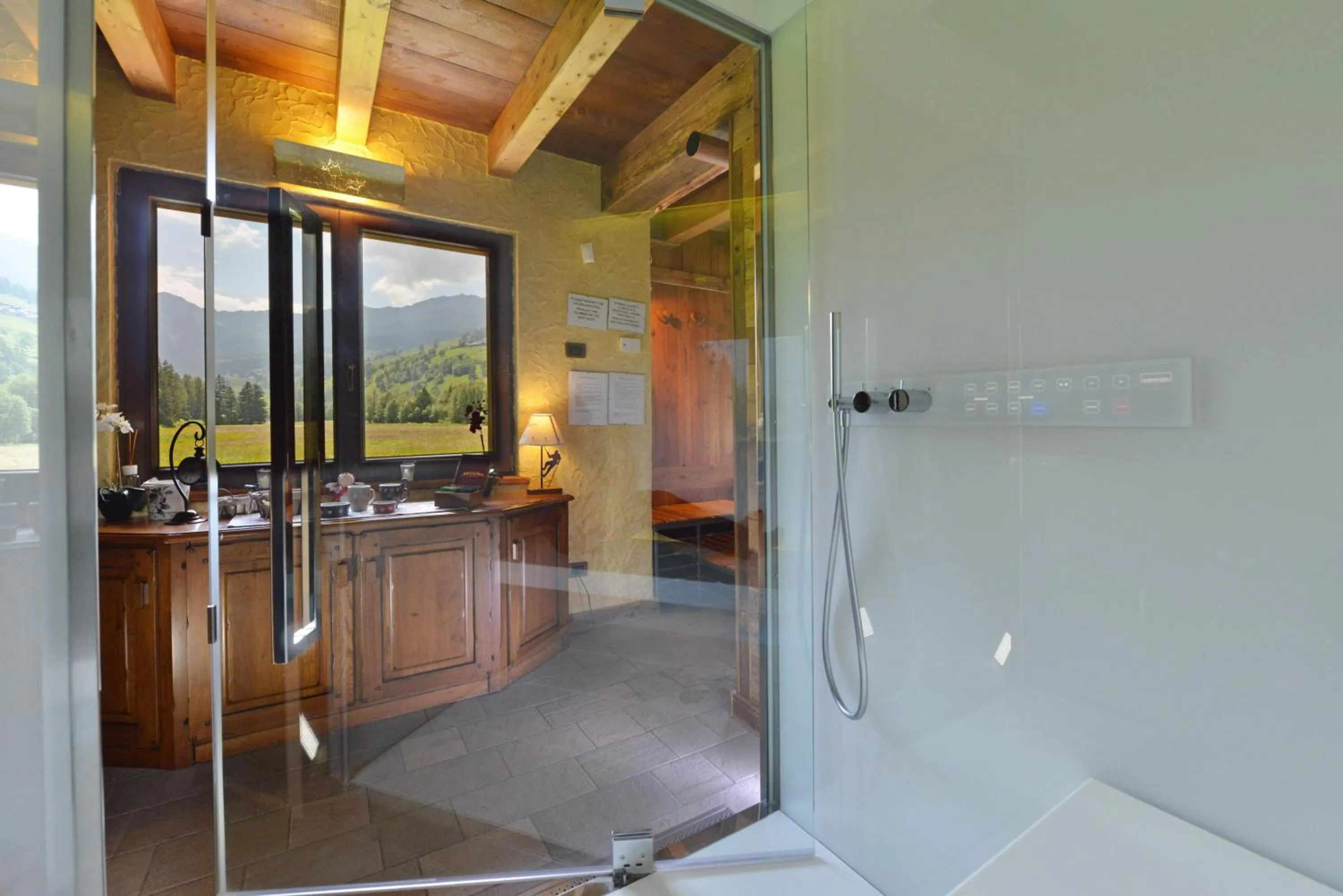 Spa and wellness centre/facilities in Hotel Le Petit Abri