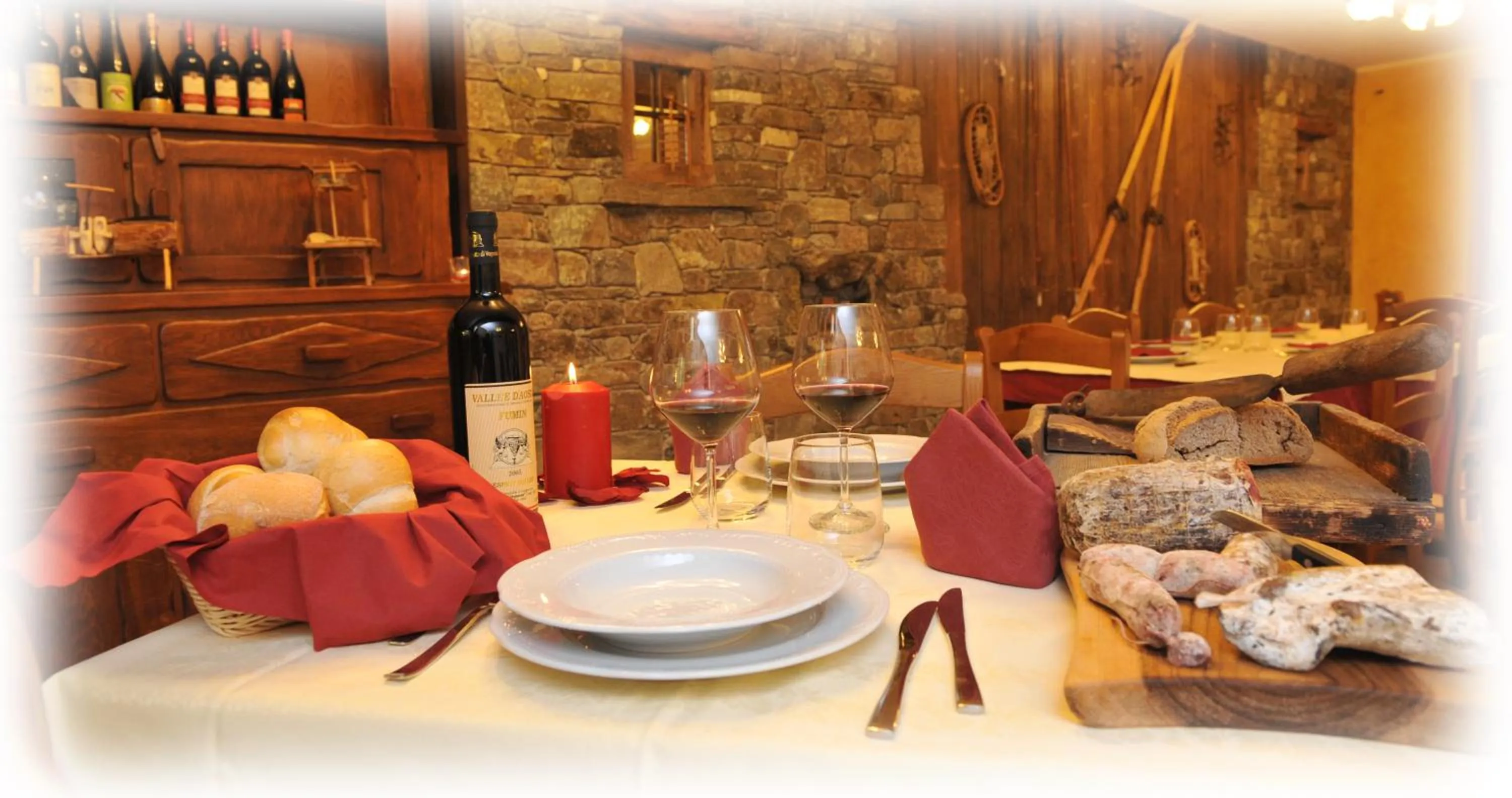 Restaurant/places to eat in Hotel Le Petit Abri