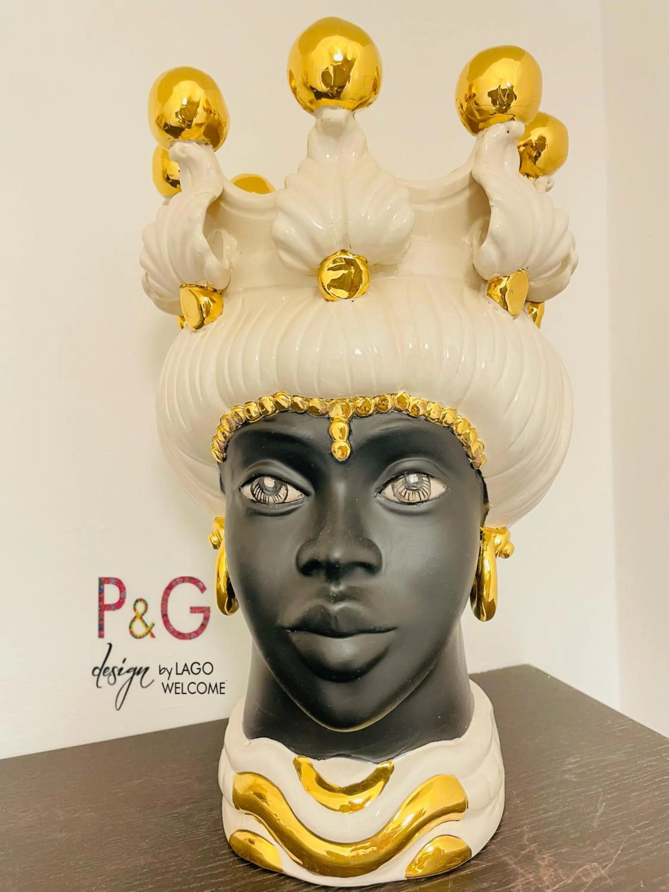 Decorative detail in P&G design by Lago Welcome Enna