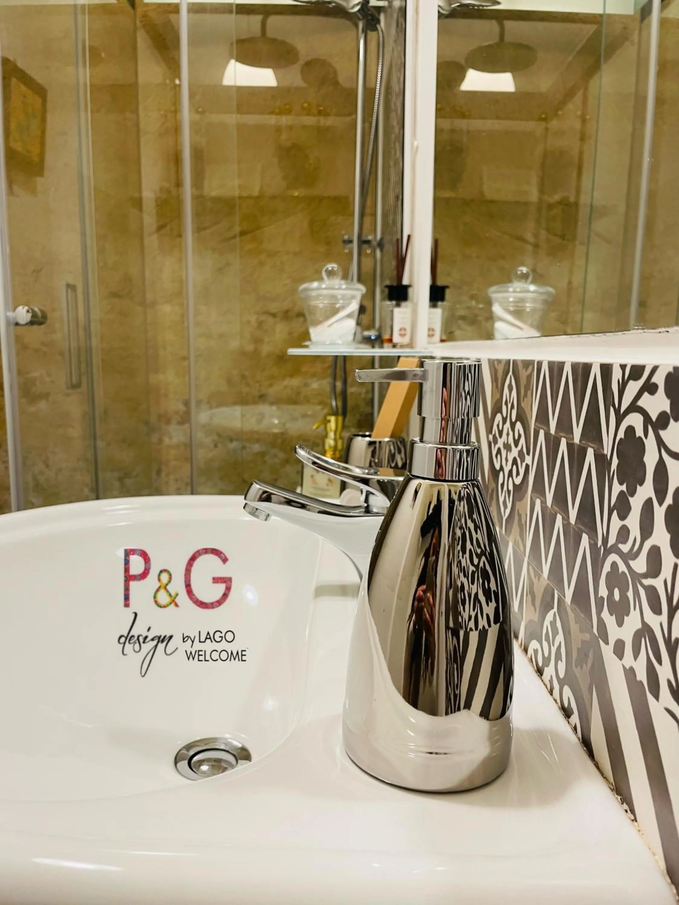 Shower in P&G design by Lago Welcome Enna