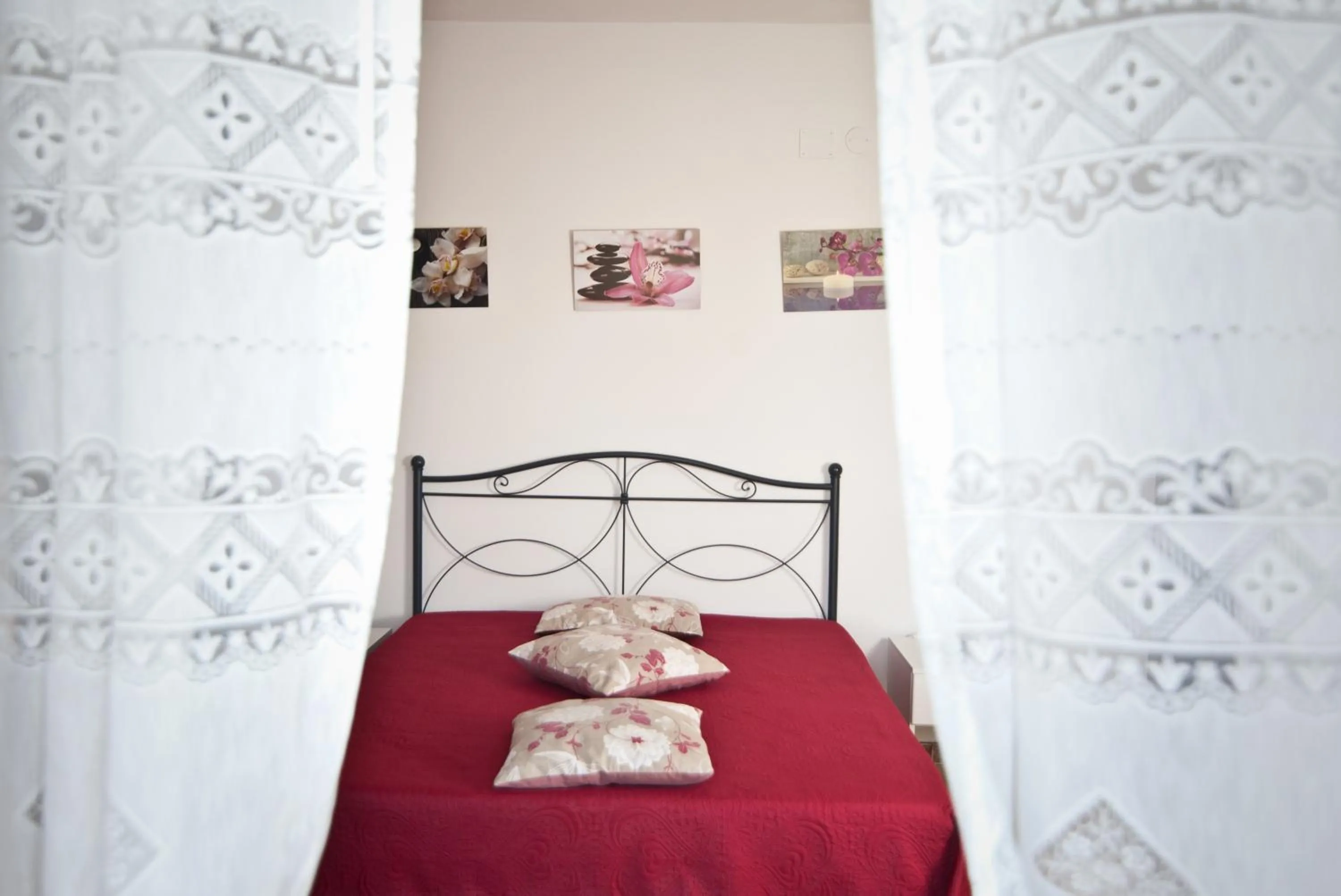 Bed in La Roccia Incantata Amalfi Coast