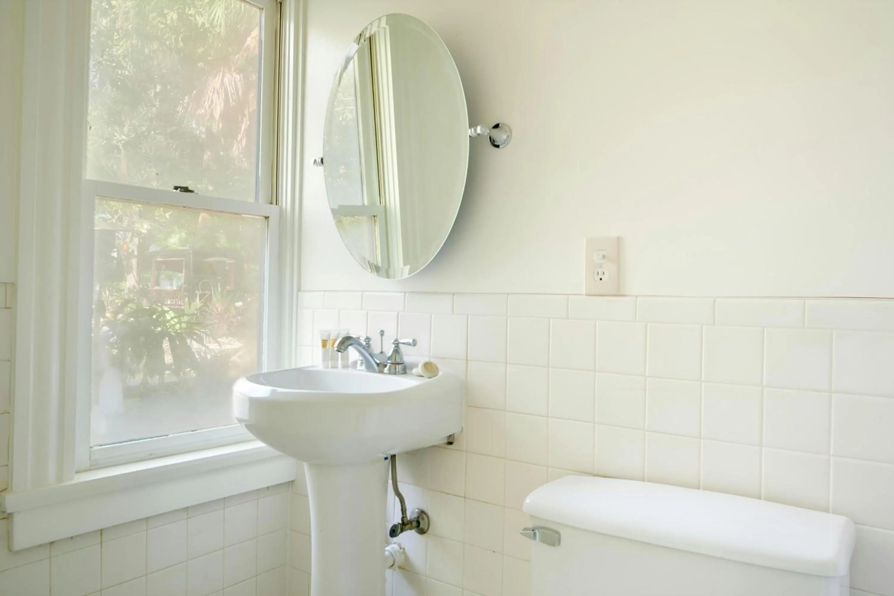Bathroom in Wellborn Hotel Downtown, Sonder by Marriott Bonvoy