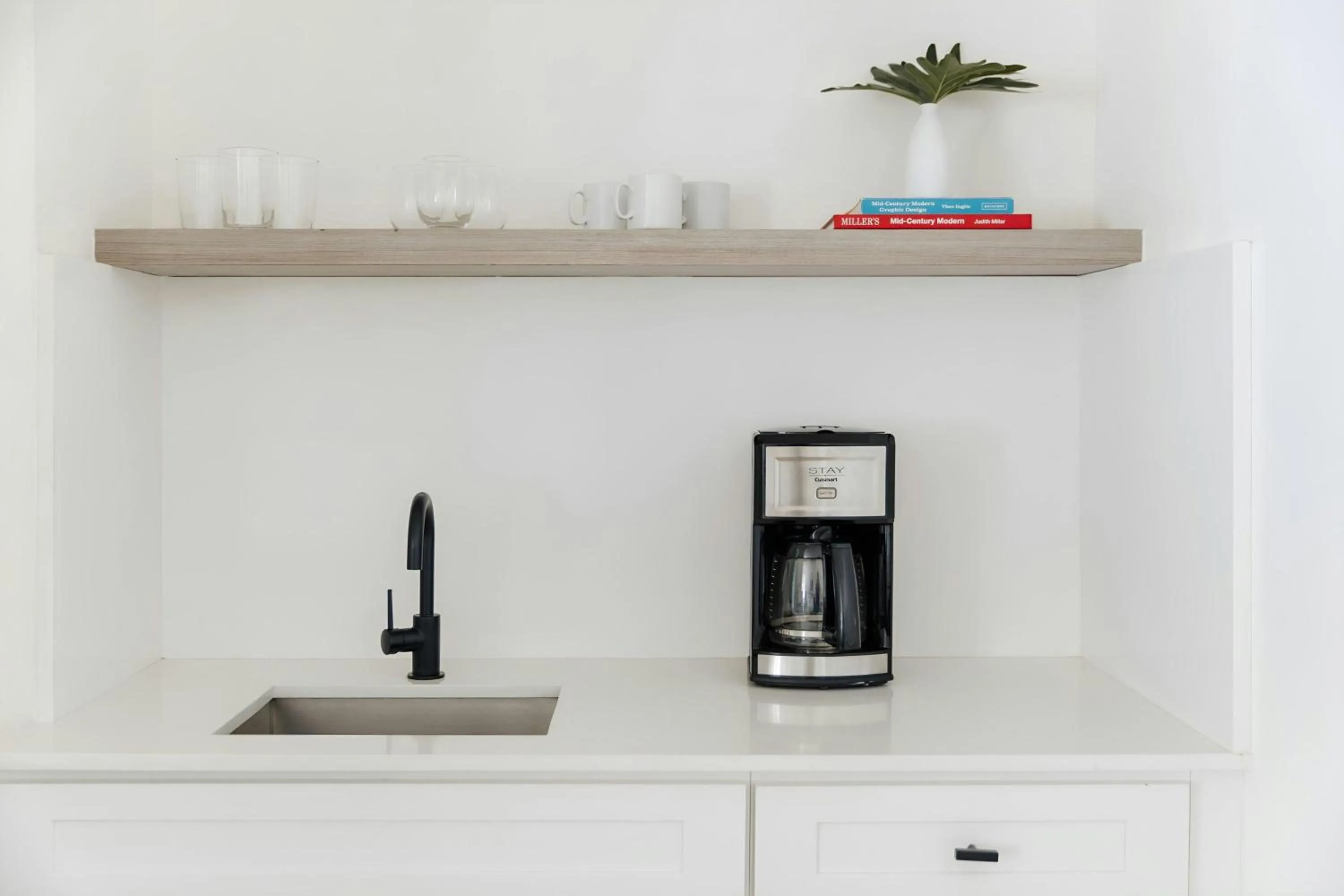 Kitchen or kitchenette in Wellborn Hotel Downtown, Sonder by Marriott Bonvoy