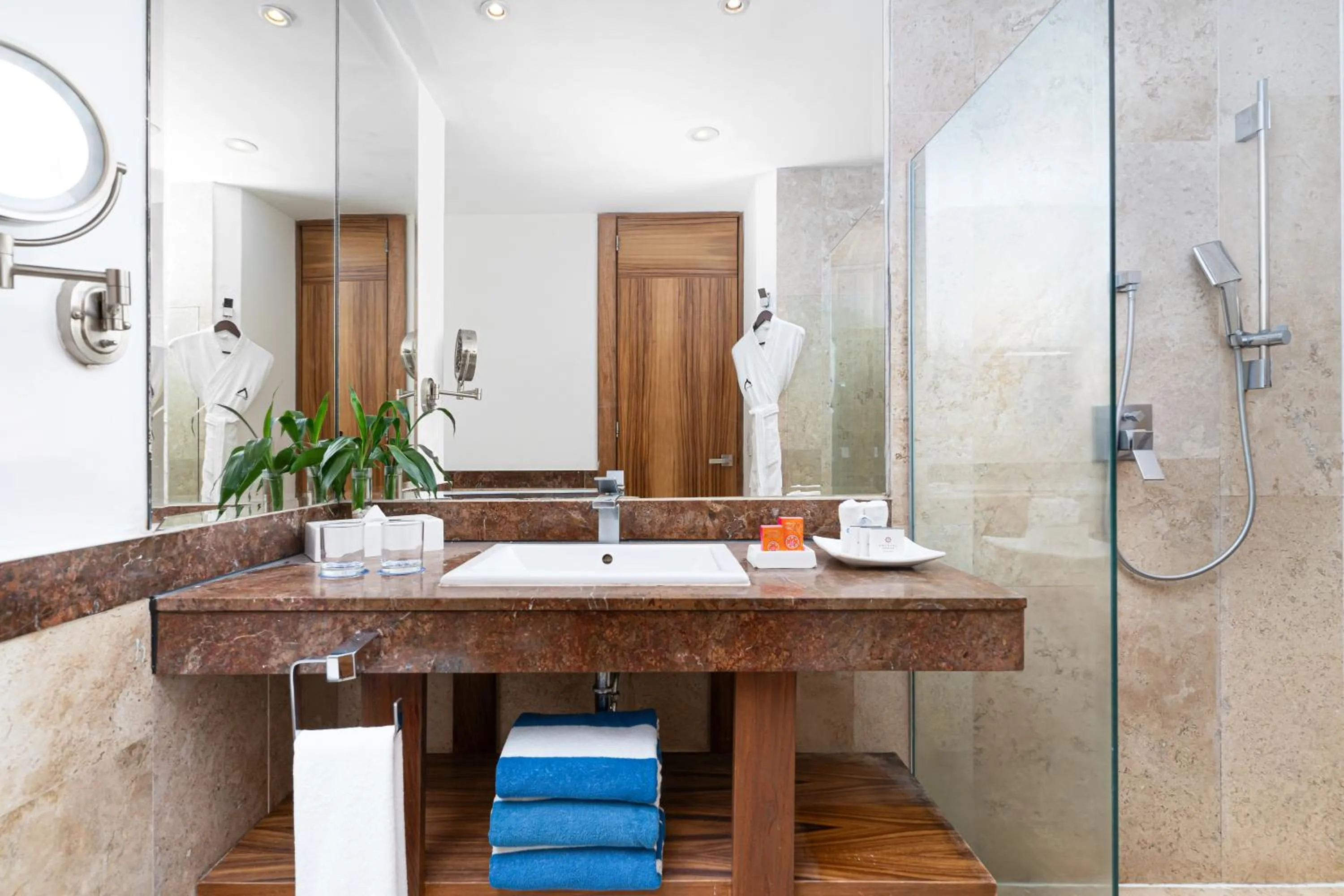 Altitude by Krystal Grand Los Cabos - All Inclusive