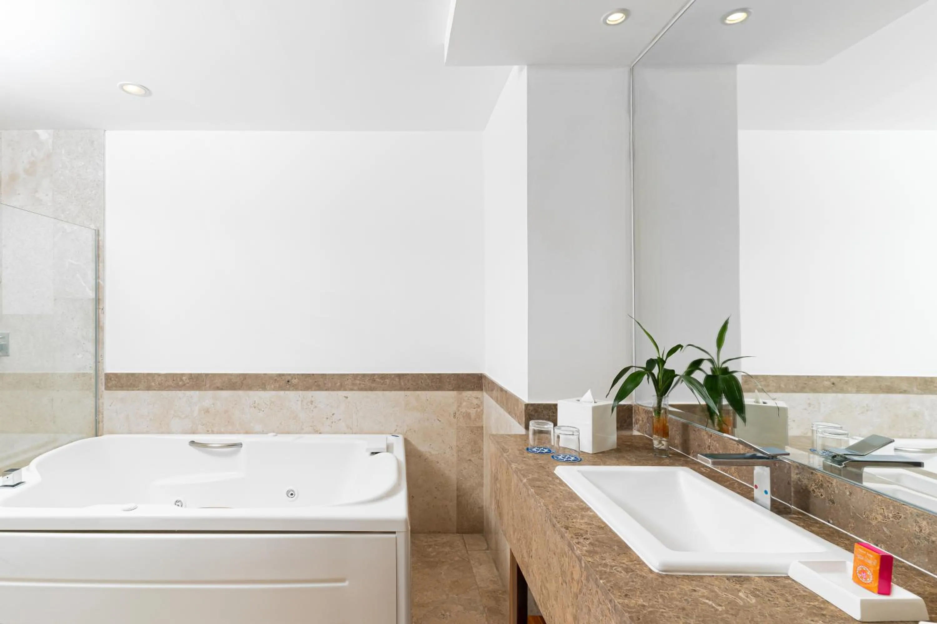 Altitude by Krystal Grand Los Cabos - All Inclusive