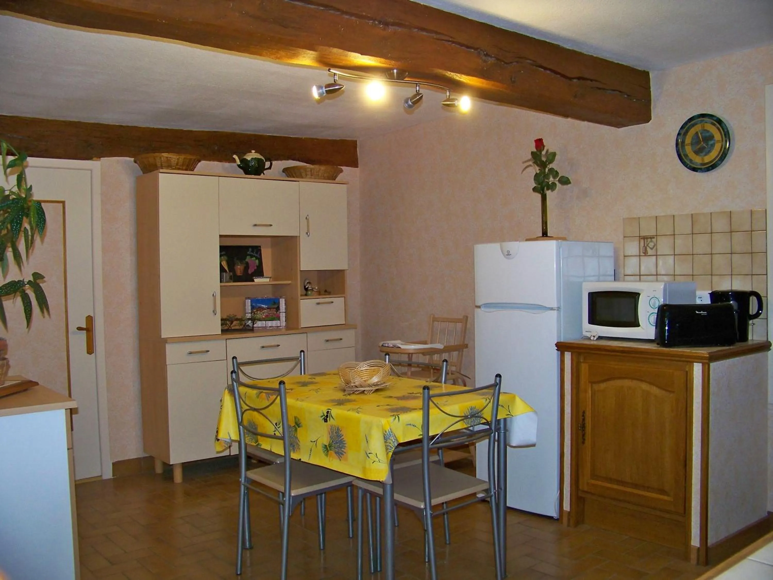 Dining area in Gite De La Tour De Rouilleres