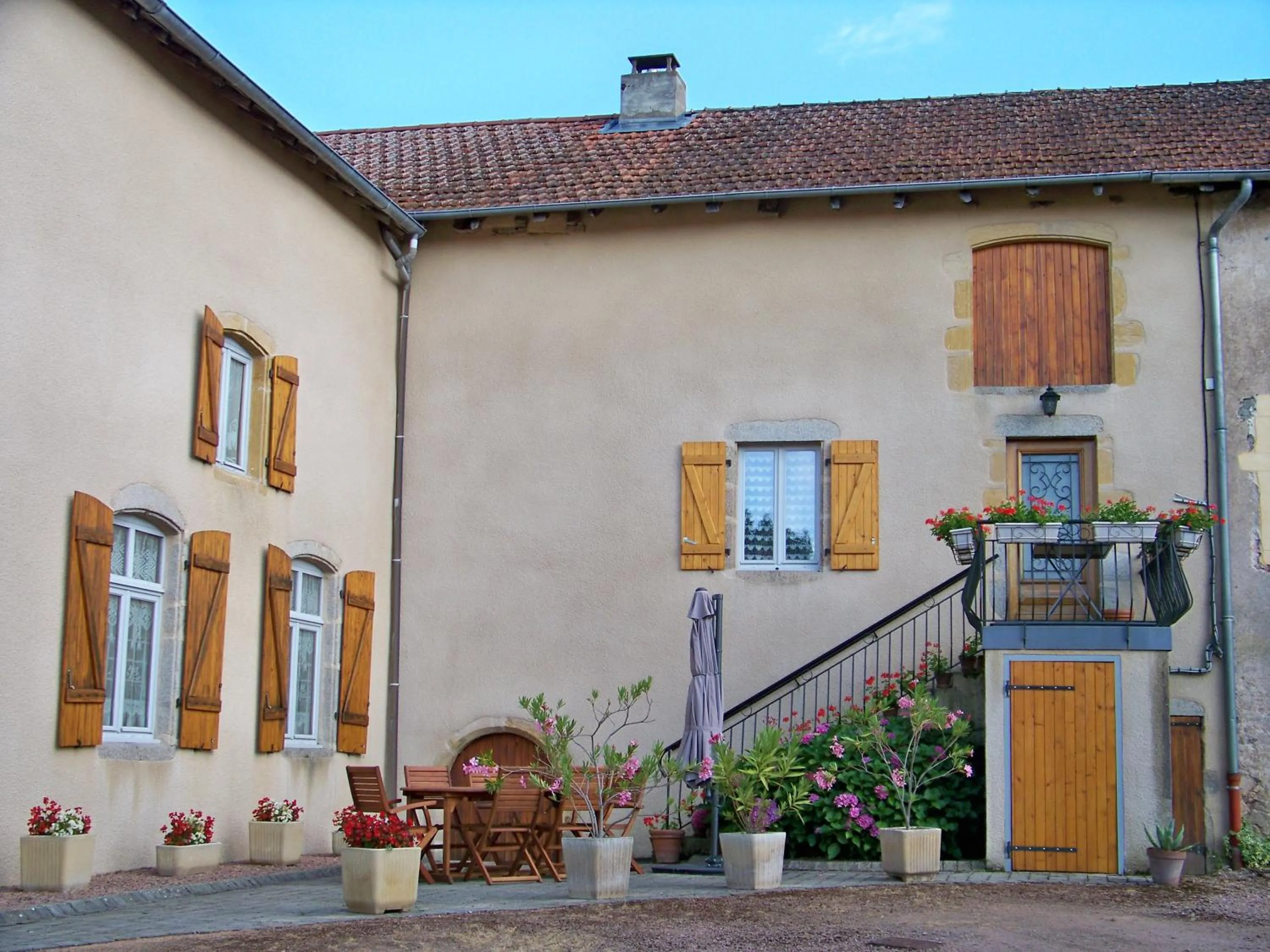 Facade/entrance in Gite De La Tour De Rouilleres