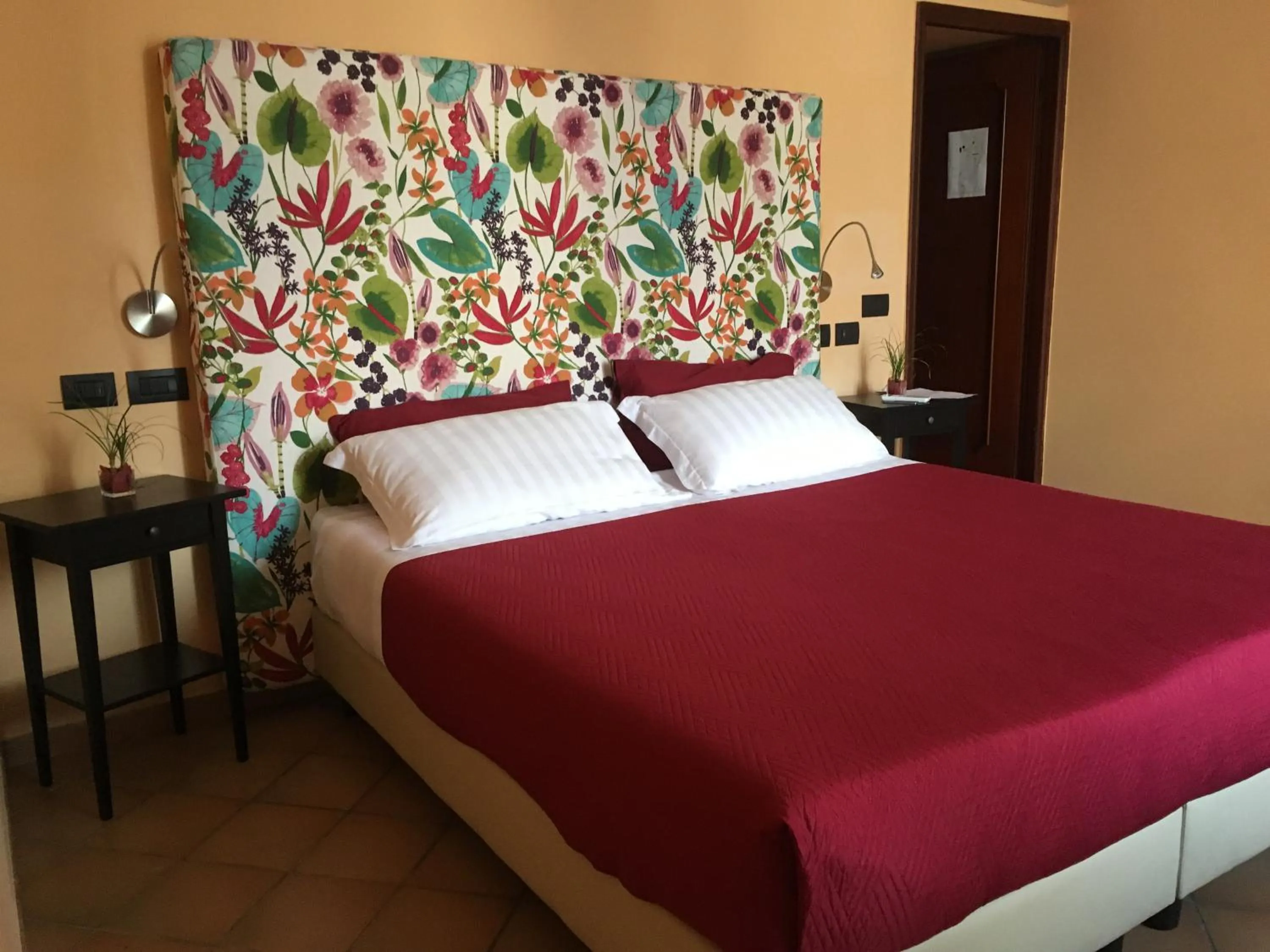 Photo of the whole room, Bed in Residenza Viviani