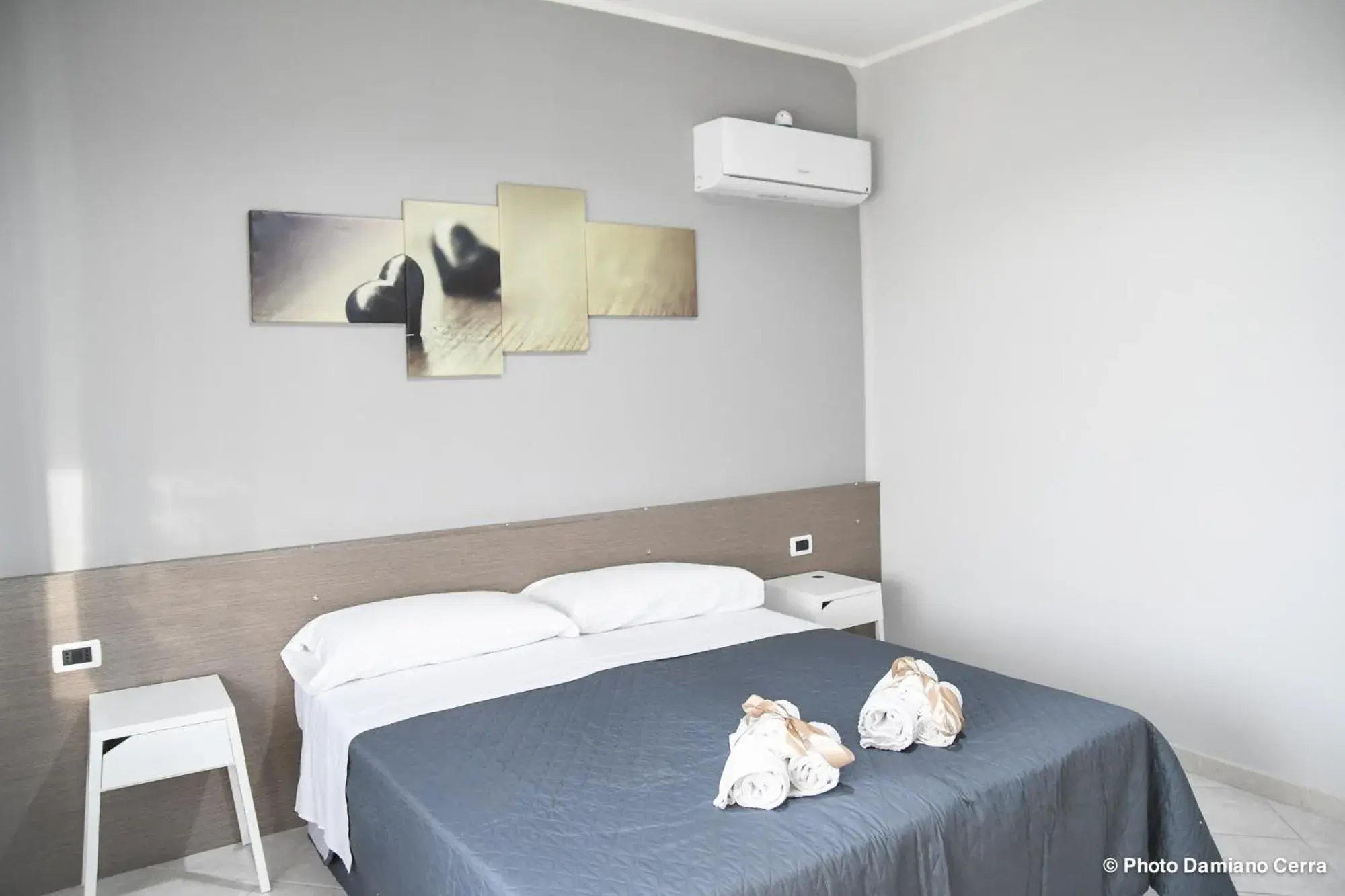 Double Room with Extra Bed - single occupancy in B&B Lamezia Airport Double Room with Extra Bed - single occupancy in B&B Lamezia Airport