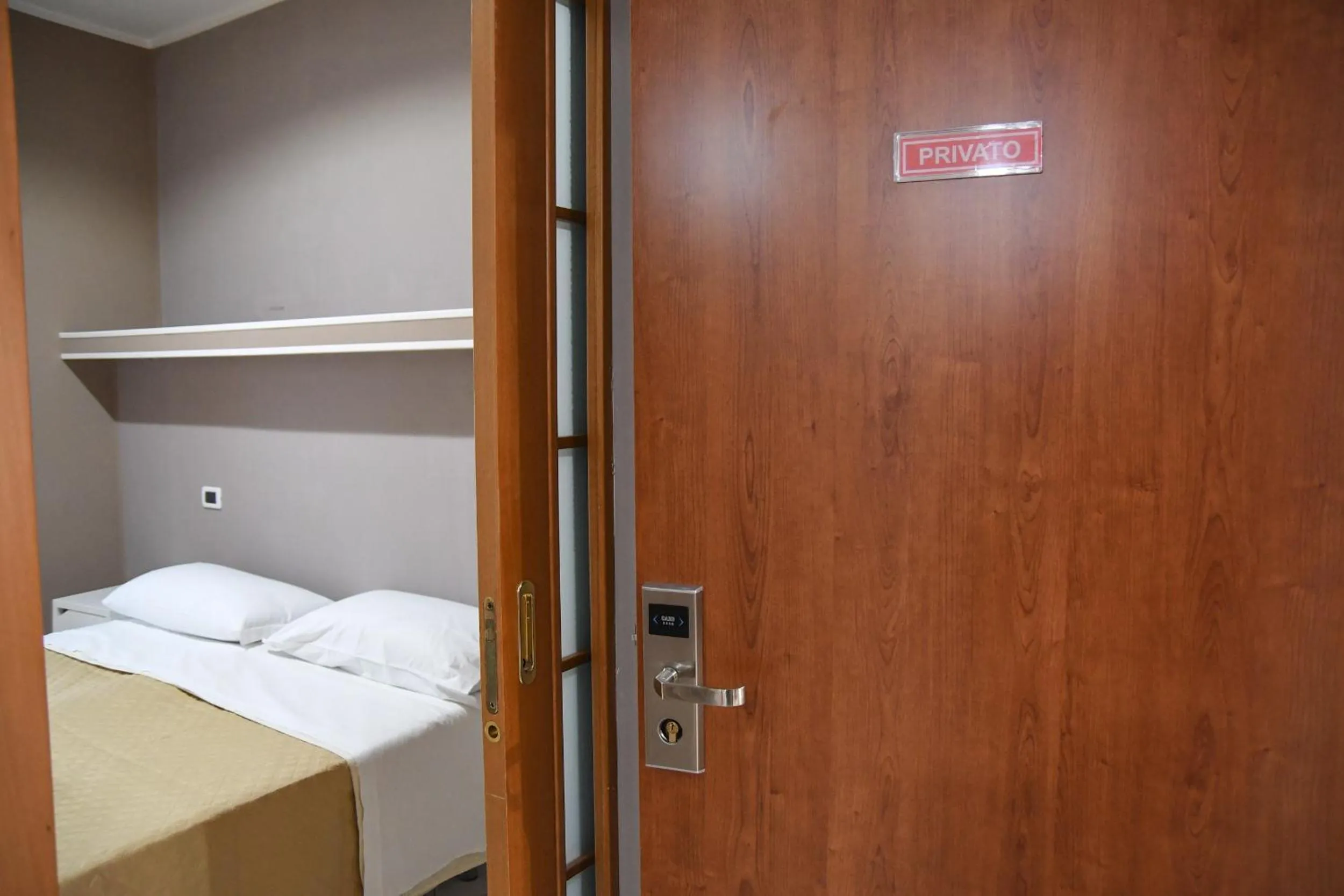 Photo of the whole room, Bed in B&B Lamezia Airport