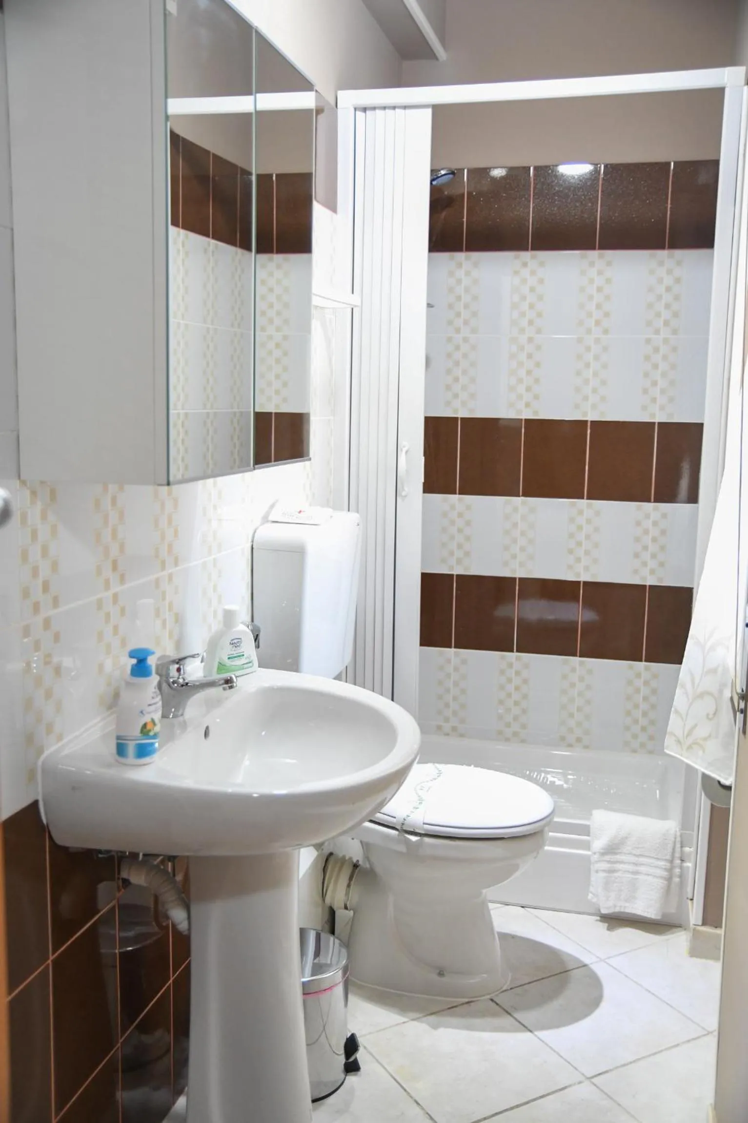 Shower in B&B Lamezia Airport