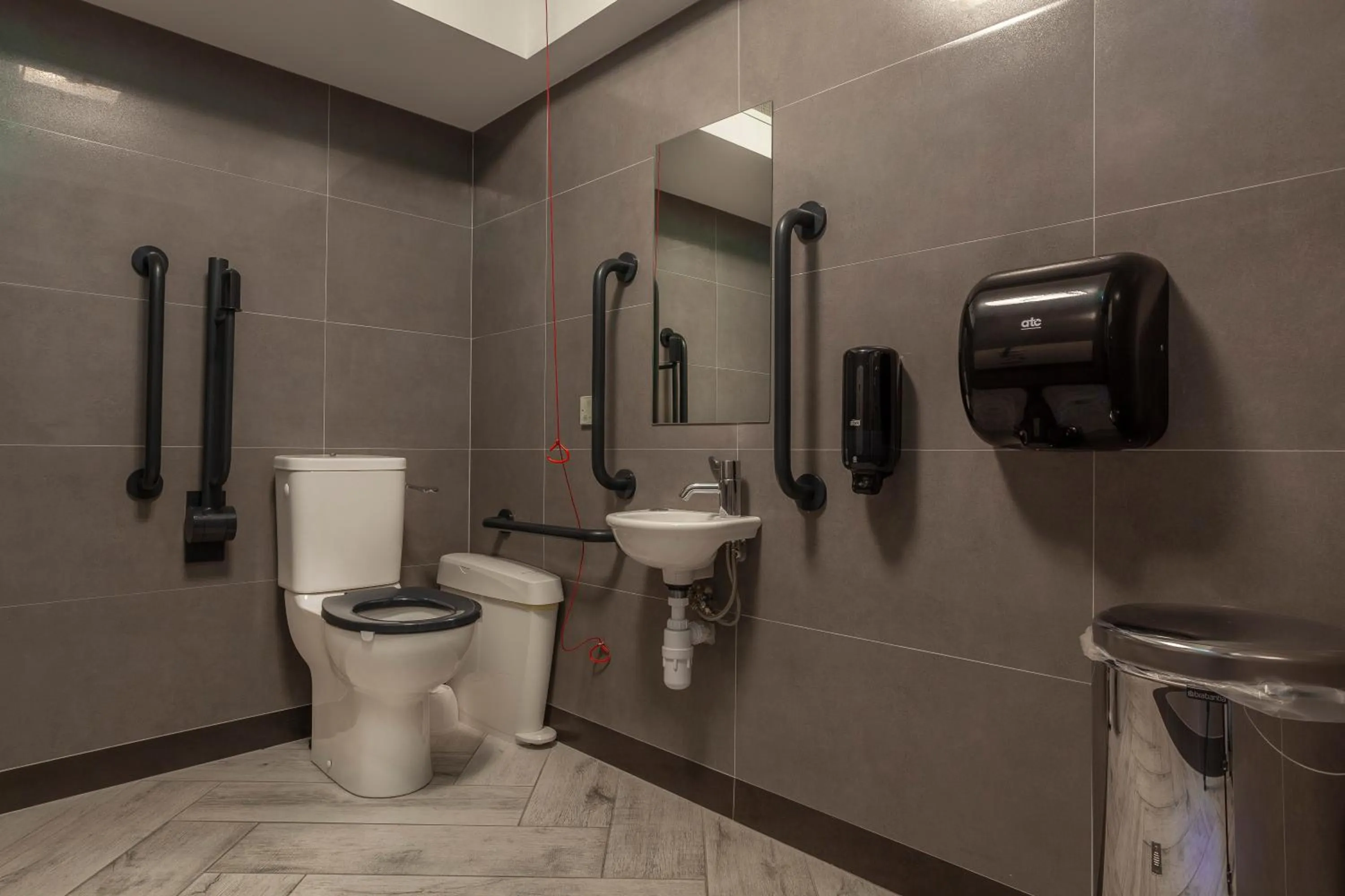 Toilet in Gleneagle Killarney