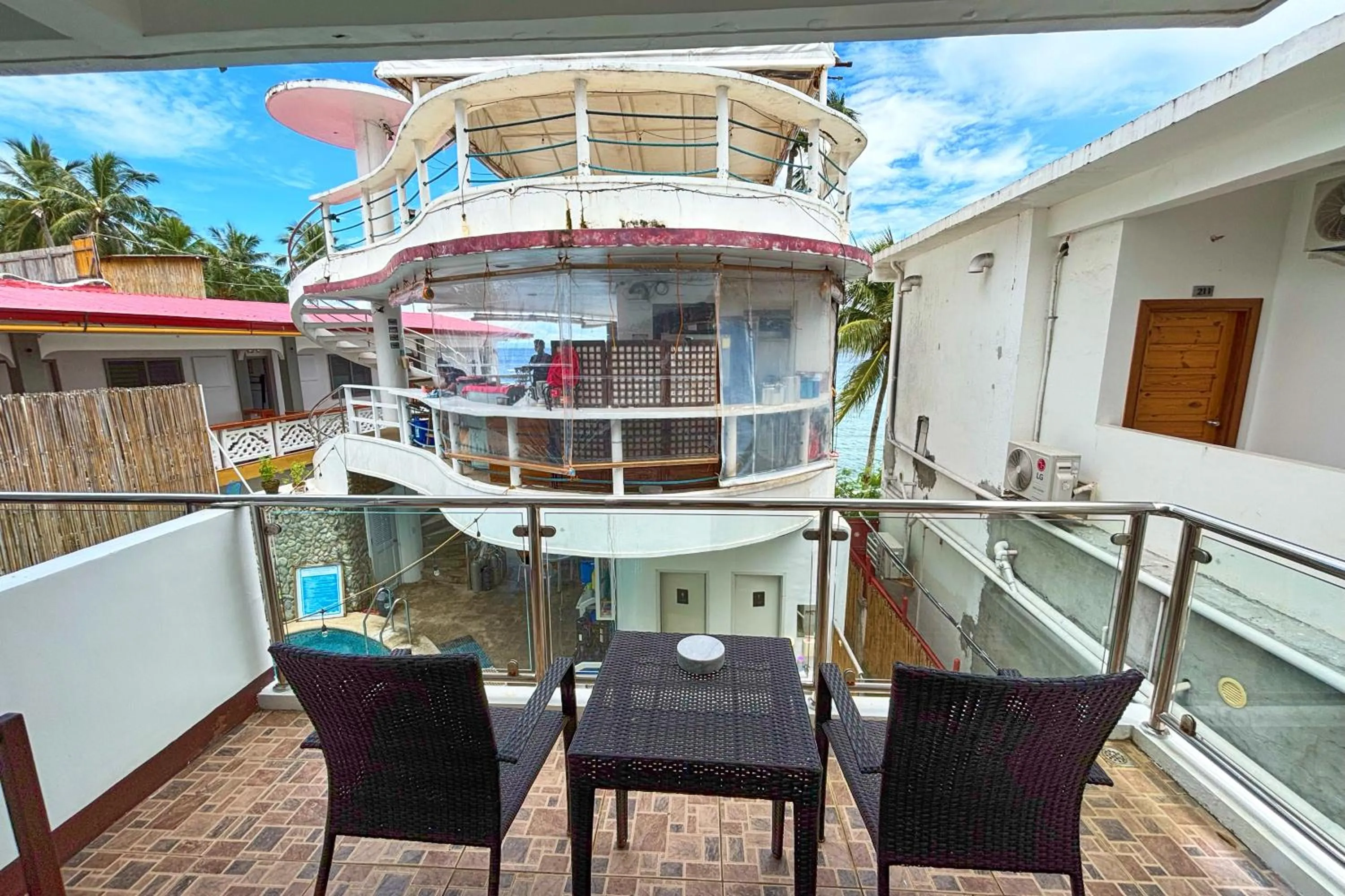 Arkipelago Divers and Beach Resort