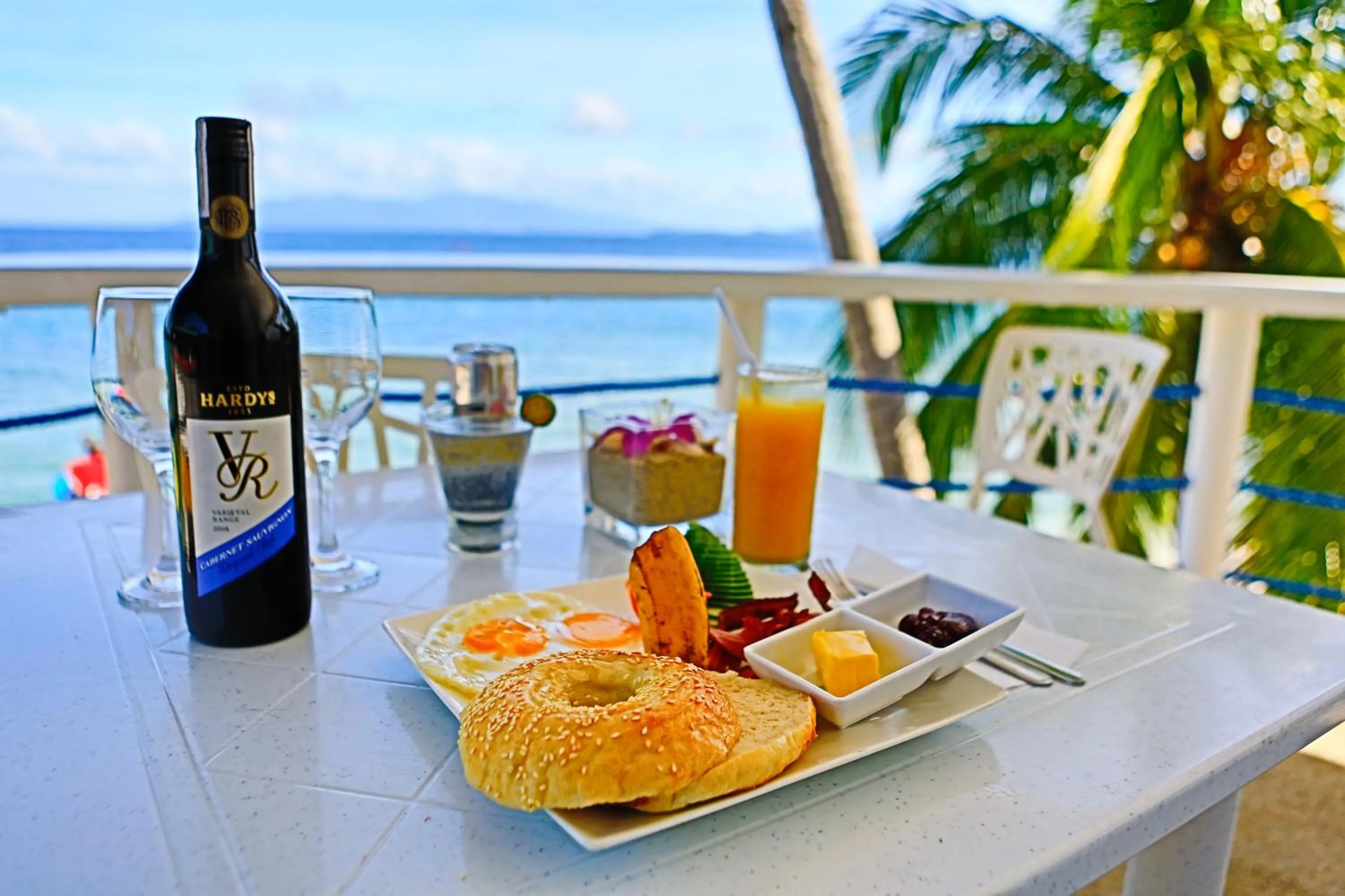 Food and drinks in Arkipelago Divers and Beach Resort