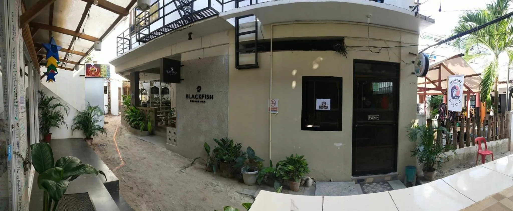 Property building in Casita Isla Beach Inn