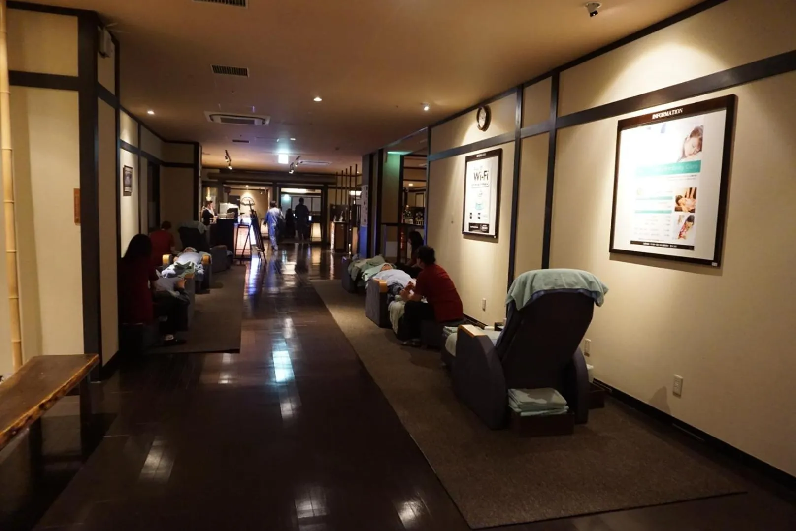 Yokohama Minatomirai Manyo Club