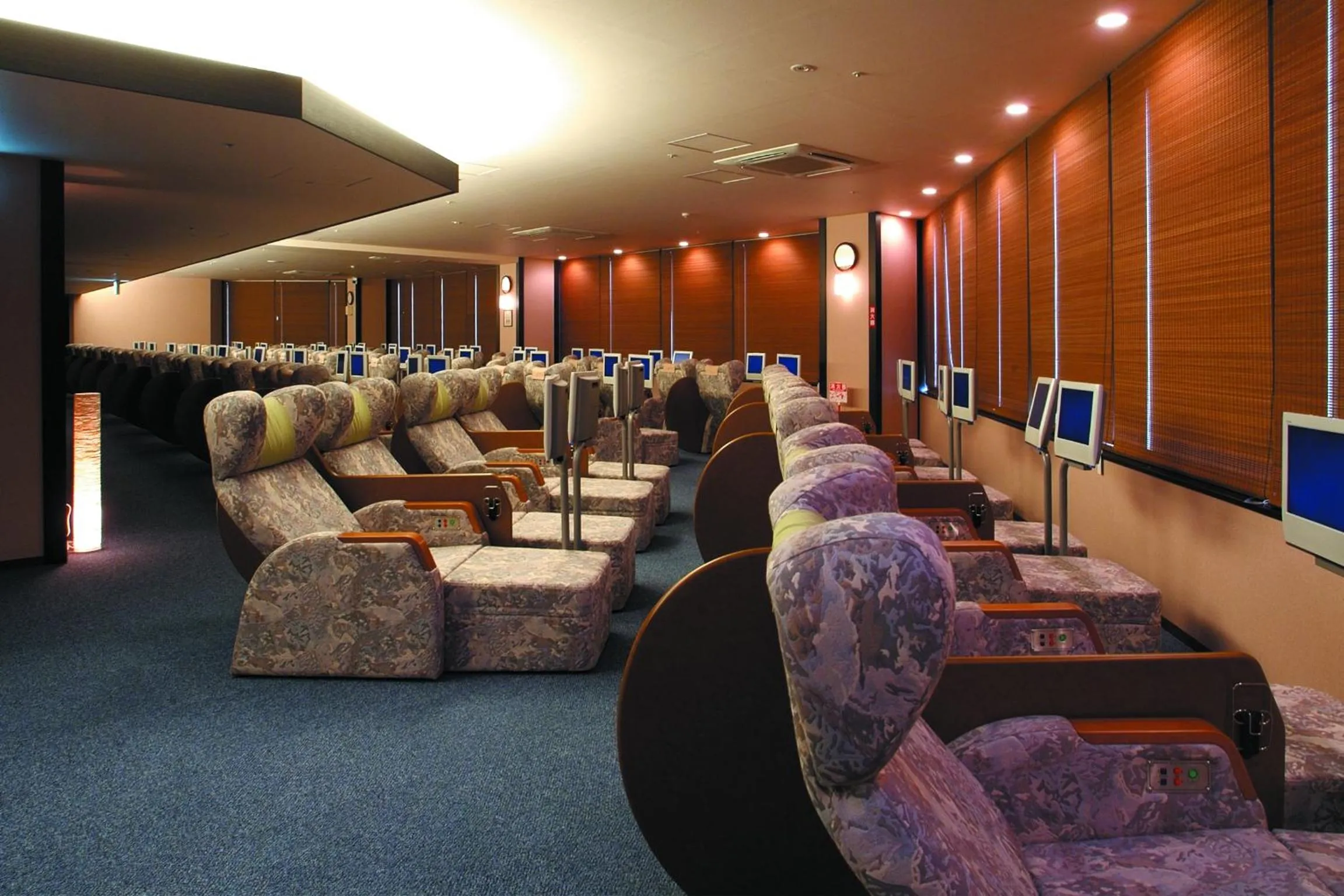 Communal lounge/ TV room in Yokohama Minatomirai Manyo Club