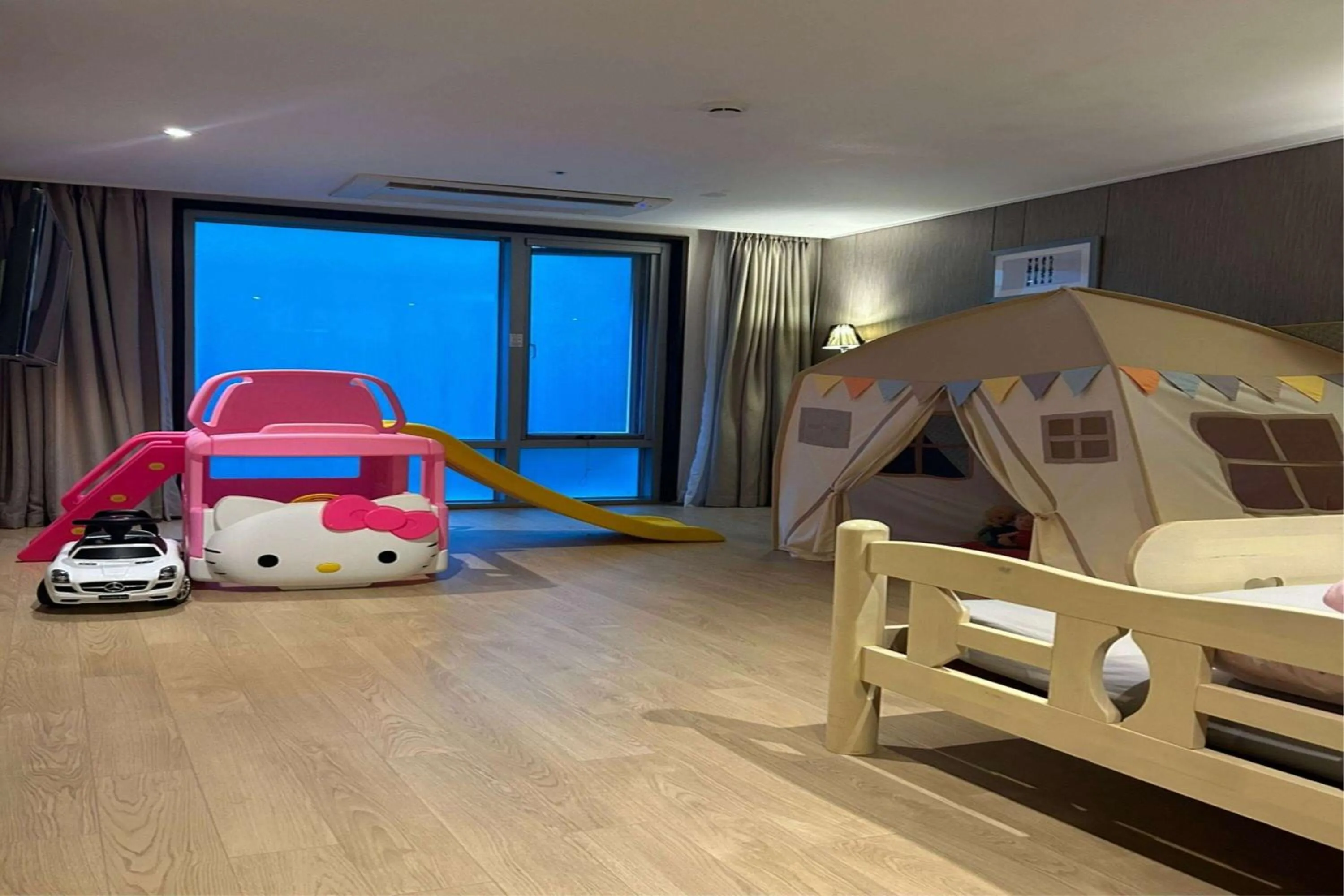 Photo of the whole room, Bed in Ramada by Wyndham Jeju City Hall