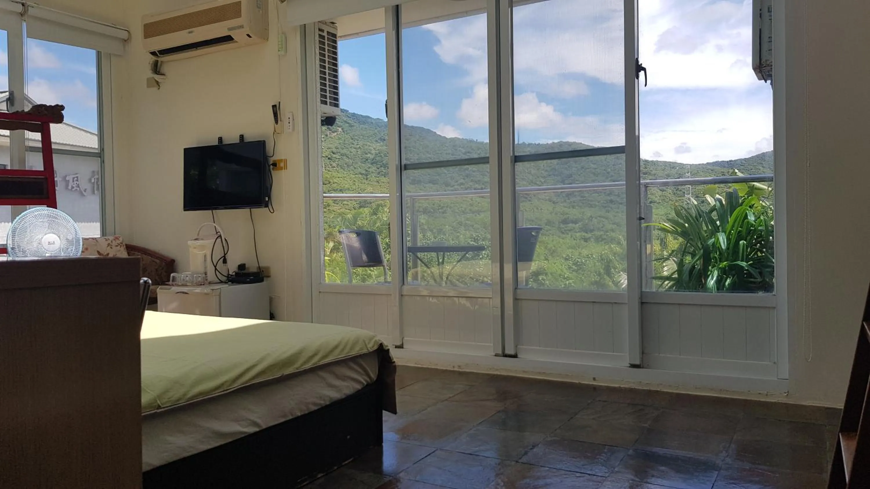 Bedroom, Bed in View Mountain B&B