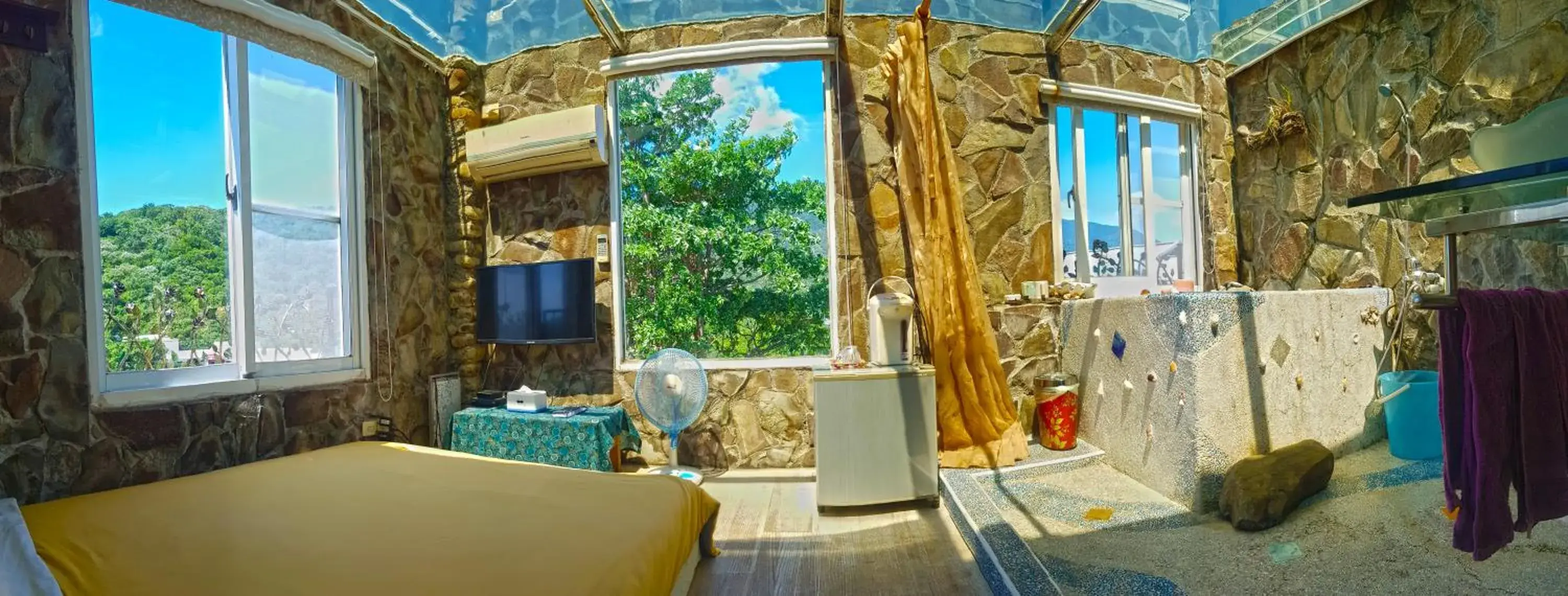 Double Room with Mountain View in View Mountain B&B Double Room with Mountain View in View Mountain B&B