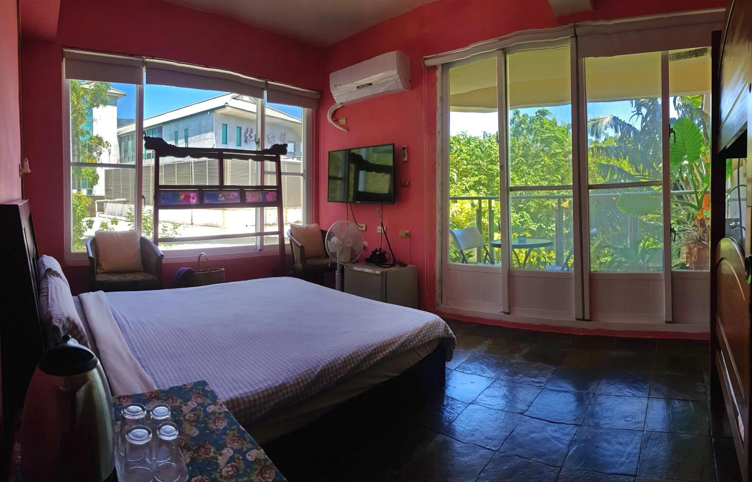 Bed in View Mountain B&B