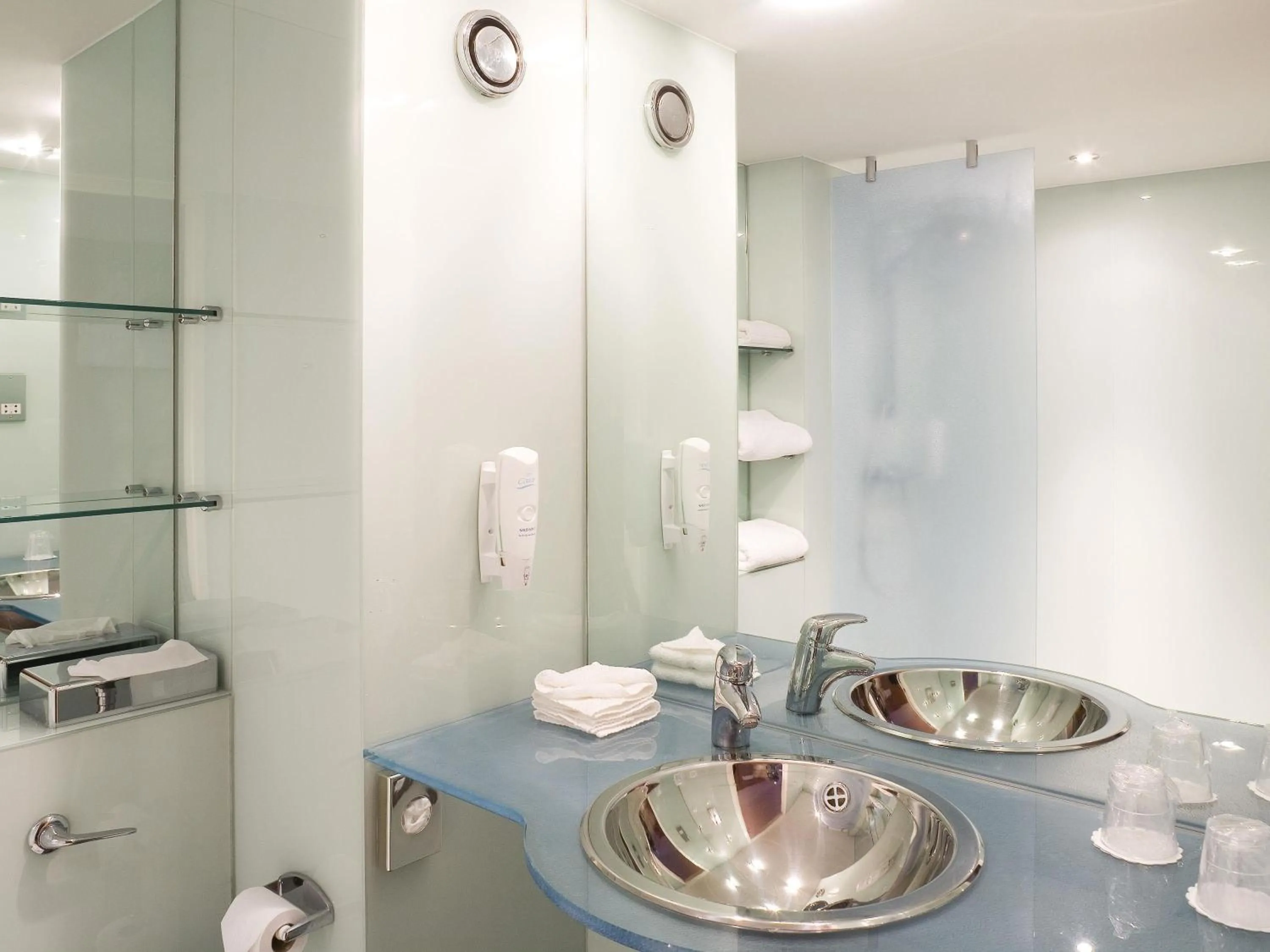 Bedroom in ibis Swansea