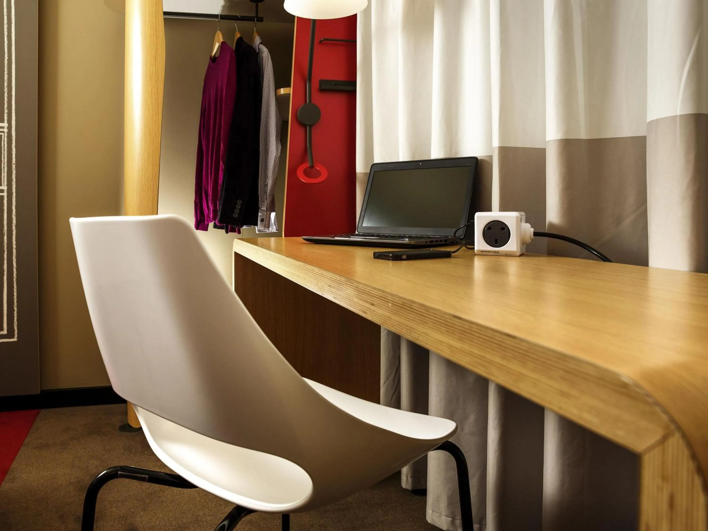 Meeting/conference room in ibis Swansea